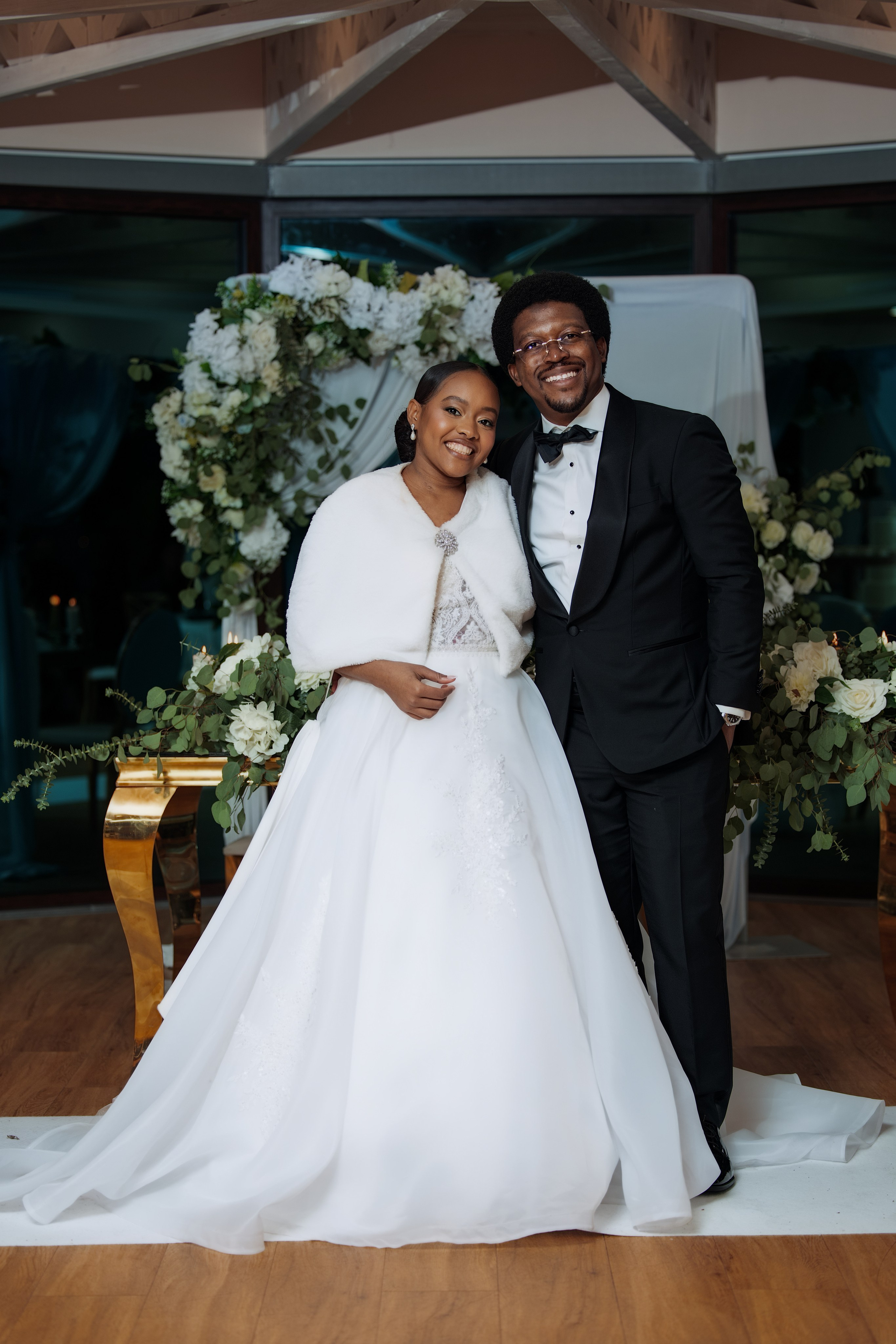 Nawik e Ethson. Fazemos o seu casamento ser lembrado por gerações