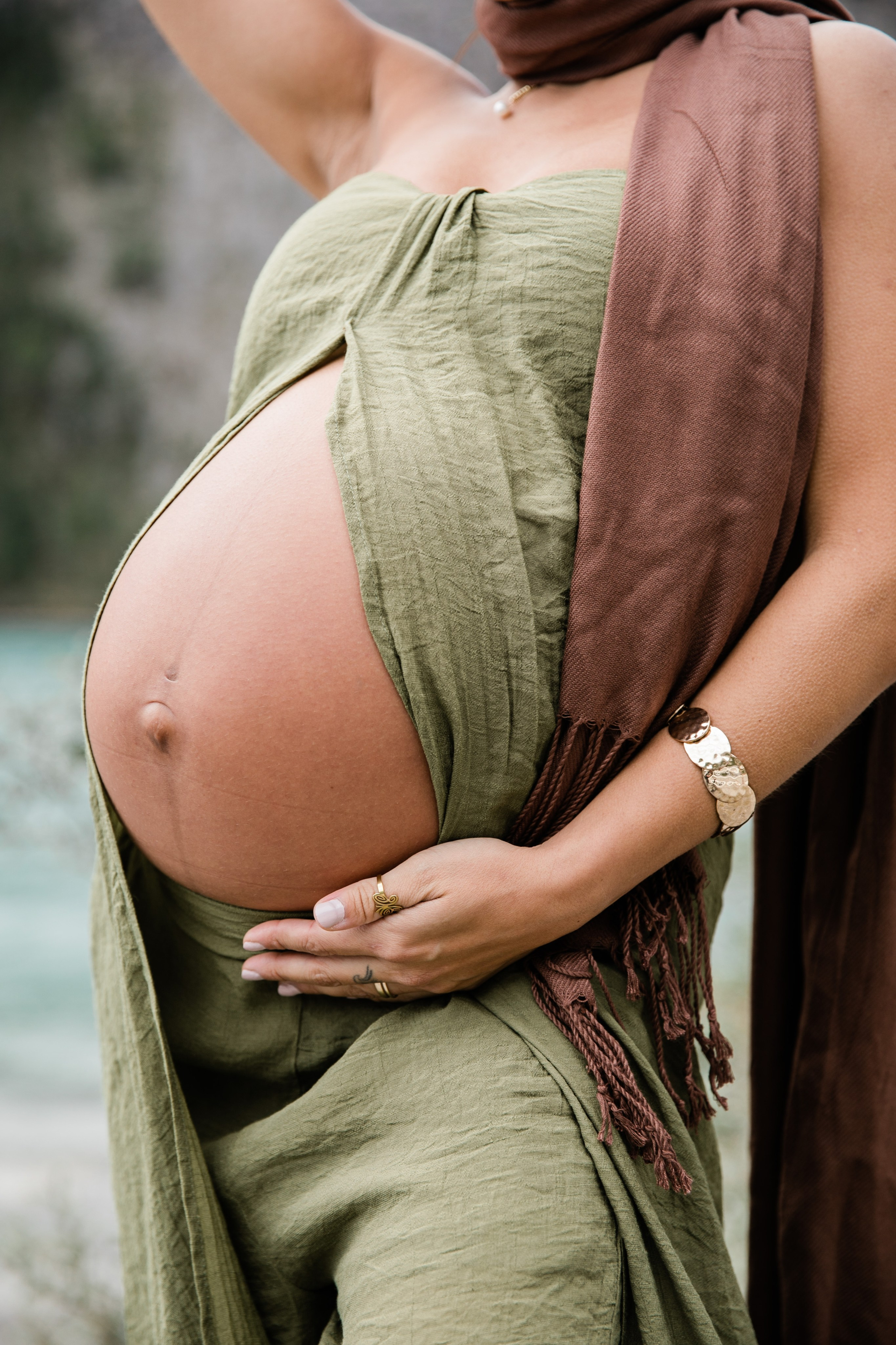 Calgary Maternity & Newborn Photography. Ching Li Photography