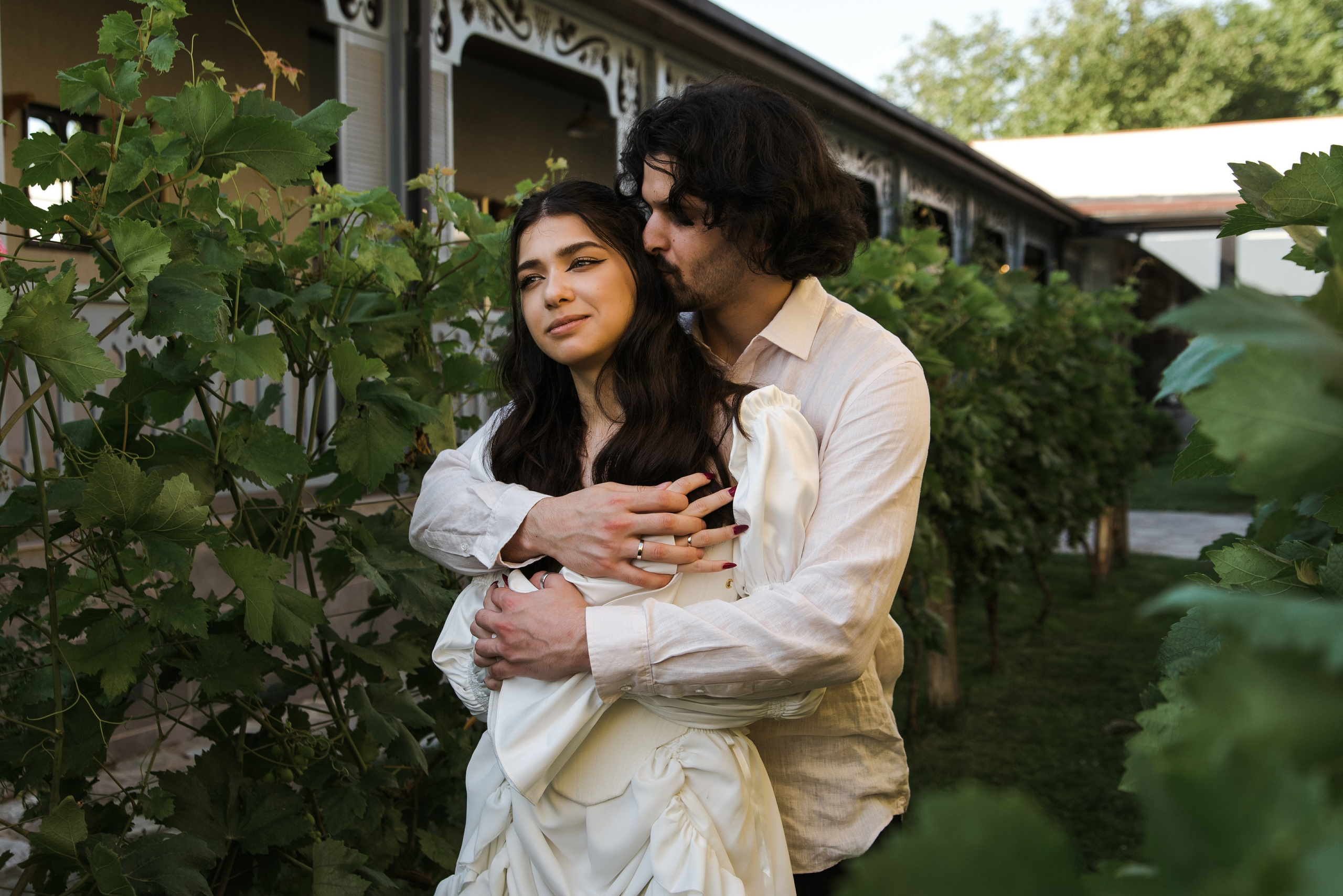 Свадебная пара из Грузии и Казахстана в Тбилиси. Свадебные фотографы в Грузии, Армении. Макс Коваленко и Лара Татосян. Свадебный видеограф