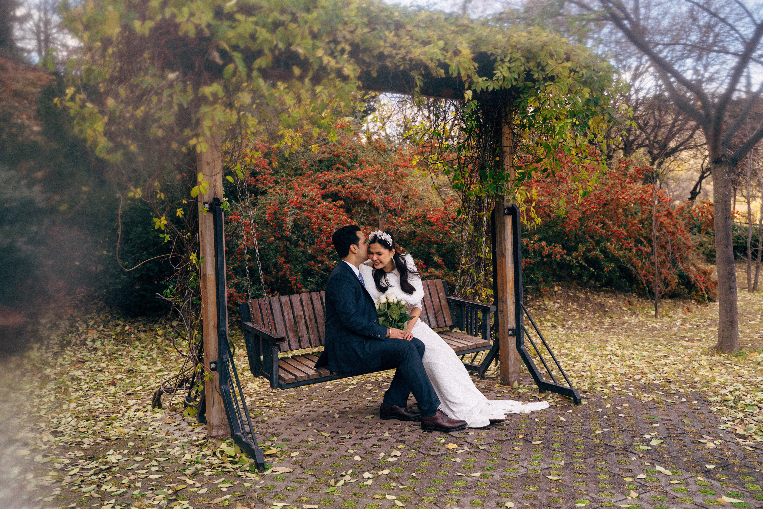 Wedding photo shoot in the Tbilisi Botanical Garden in winter