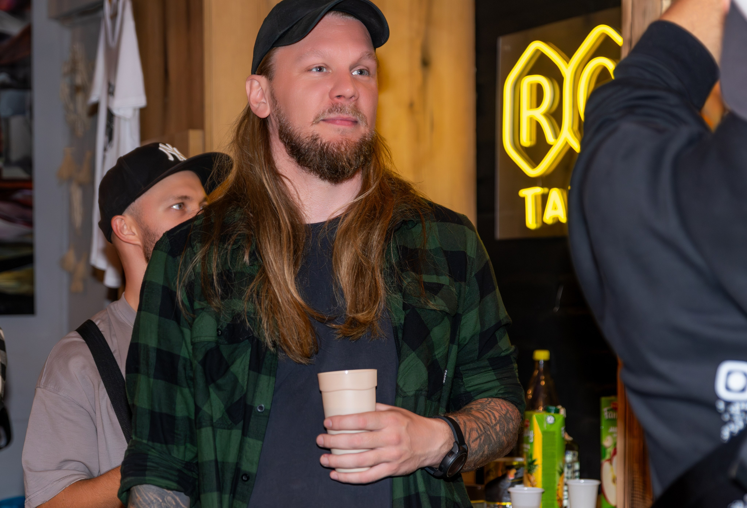 Репортажно фотографисање са отварања ТАТТО РОИ-а у Новом Саду, Србија. Викторија Федосеенко, фотограф у Србији