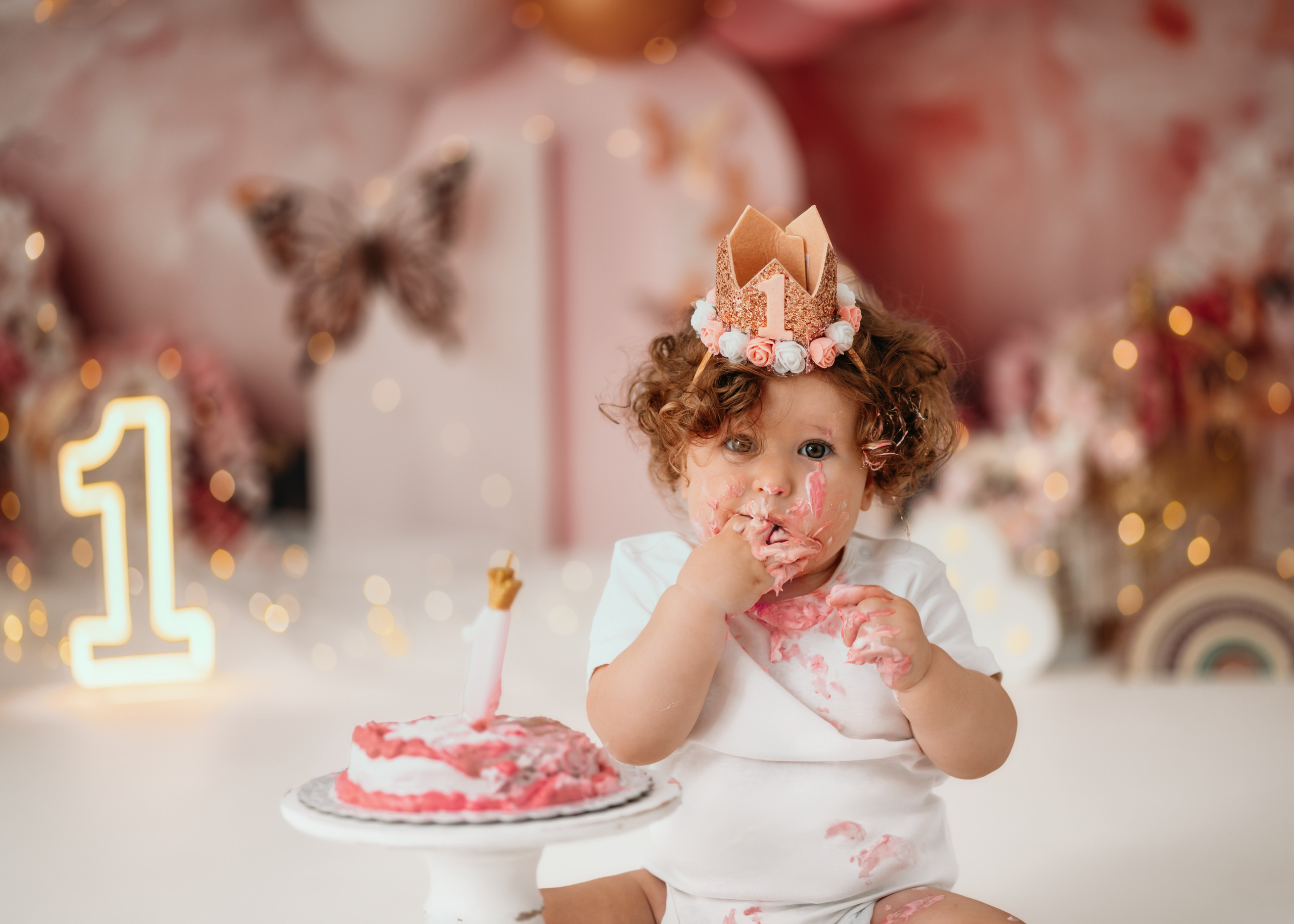 devojcica na cake smash fotografisanju u zemunu