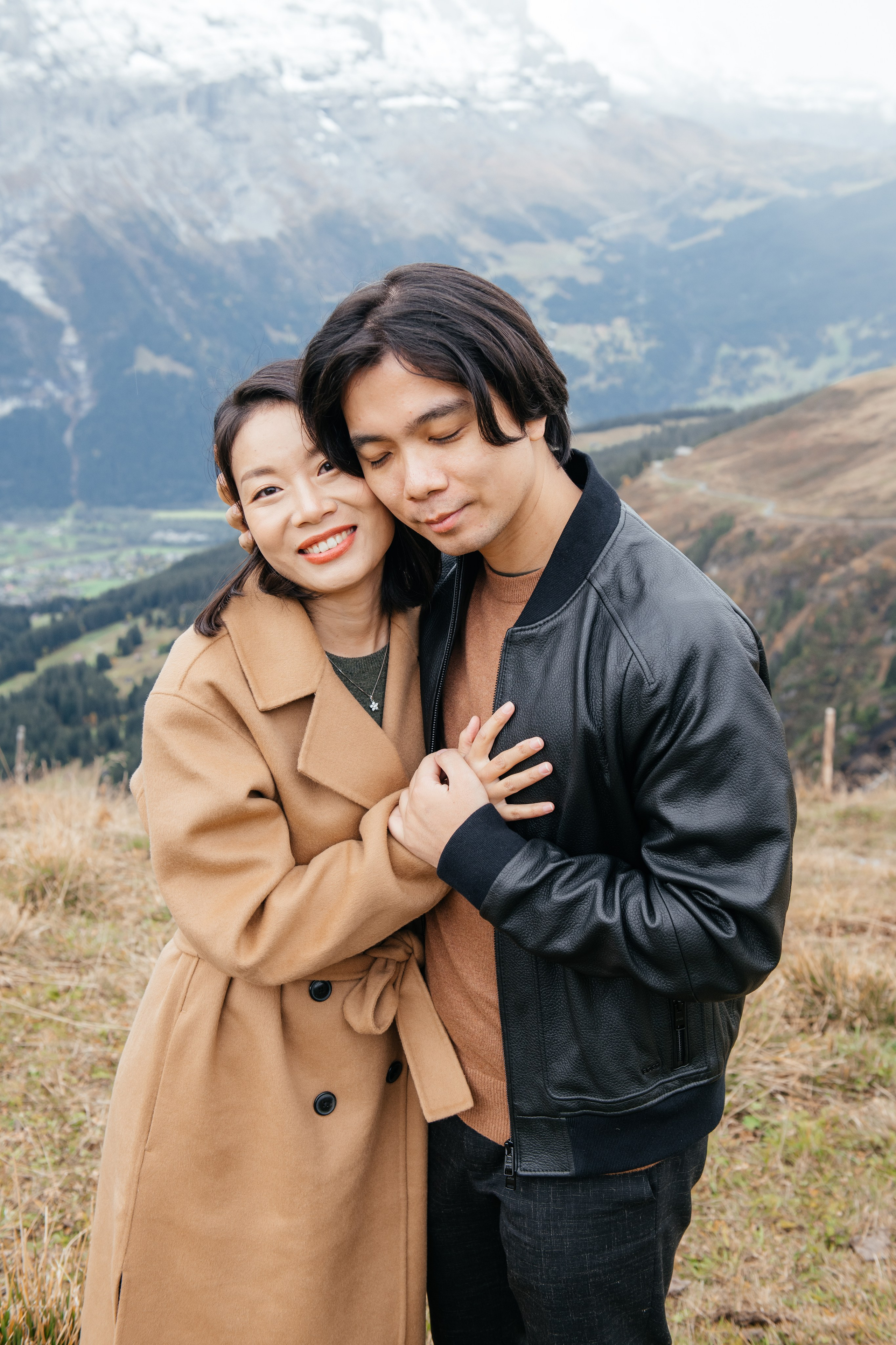 Kaiwen & Xiaoming Grindelwald, Switzerland. I am Elena Altendorfer. Wedding photographer in Zurich and Switzerland