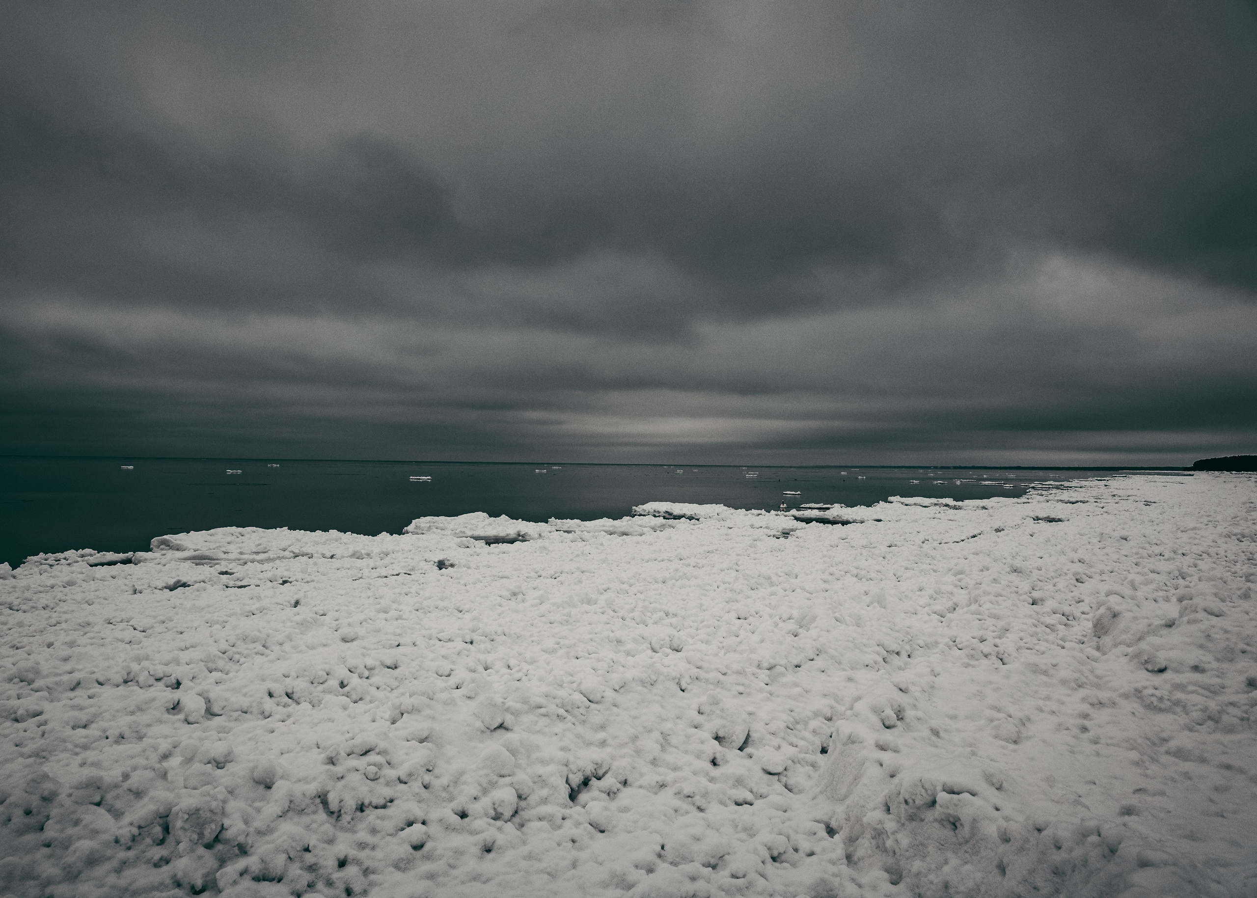 Dažādas fotogrāfijas. Sajūtu un mirkļu fotogrāfs no Rīgas, Mārtiņš Babris