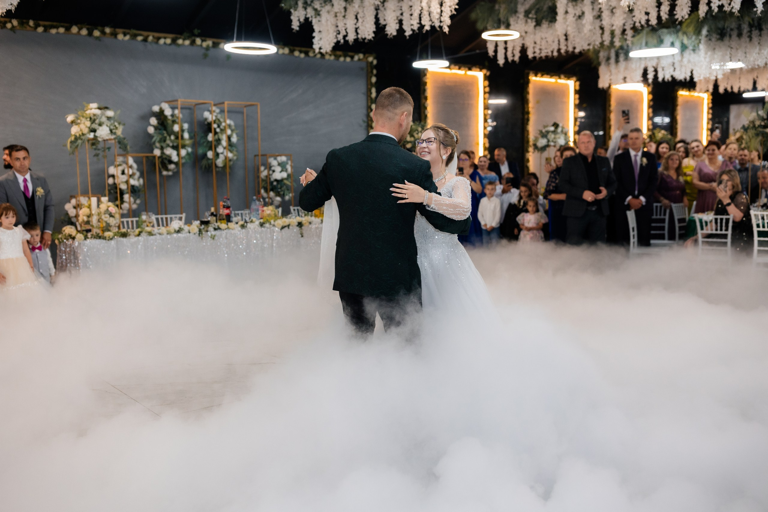 * fotograf stare civilă Siret* fotograf Bucovina* fotograf nuntă Suceava* fotograf Iași Botoșani* stare civilă tradițională* ie românească nuntă* AlinoFotoStudio* fotograf Andrei și Andreea- Alin Chirilă fotograf – stare civilă Siret, Suceava, Andrei și Andreea în ie tradițională, poveste spusă prin fotografiefotograf stare civilă Siret Suceava Alin Chirilă – miri îmbrăcați în costum tradițional bucovineanAlin Chirilă fotograf nuntă Siret Suceava – stare civilă autentică în Bucovina, emoții realefotograf Siret Suceava Alin Chirilă – Andrei și Andreea la starea civilă în ie tradiționalăstare civilă Siret fotograf Alin Chirilă – cadre naturale cu miri în costum popular din Bucovinafotograf nuntă Siret Suceava Alin Chirilă – povestitor prin fotografie, moment emoționant la starea civilăAlin Chirilă fotograf stare civilă Siret – iubire autentică surprinsă în stil documentarfotograf Bucovina Siret Alin Chirilă – stare civilă în ie tradițională, cadre pline de emoțieAlin Chirilă fotograf Suceava – Andrei și Andreea spun DA la starea civilă în Siretfotograf stare civilă Suceava Siret Alin Chirilă – poveste de iubire în stil tradițional românesc - Alin Chirilă fotograf profesionist, AlinoFotoStudio, fotograf evenimente Siret, Suceava County, Iași, Bacău County, Botoșani, Neamț County, fotograf nunți, botezuri, cununii civile, portrete și momente autentice surprinse elegant.- Alin Chirilă surprinde momente elegante de nuntă și evenimente speciale prin AlinoFotoStudio, fotograf disponibil în Siret, Suceava County, Iași, Bacău County, Botoșani și Neamț County, specializat în nunți, botezuri și cununii civile. - Alin Chirilă fotograf profesionist, AlinoFotoStudio, fotograf nuntă și evenimente în Siret, Suceava, Iași, Bacău, Botoșani și Piatra Neamț, fotograf nunți, botezuri, cununie civilă, ședințe foto, trash the dress, logodnă, familie, portrete și fotografii autentice. - AlinoFotoStudio by Alin Chirilă, fotograf evenimente premium în Suceava County, Iași County, Bacău County, Botoșani County și Neamț County, fotograf de familie, fotograf ceremonii religioase, petreceri și momente emoționante. - Alin Chirilă fotograf, povestitor prin fotografie, servicii foto profesionale pentru mireasă, mire, pregătiri nuntă, biserică, restaurant, valsul mirilor, tradiții românești și amintiri de neuitat în Moldova.