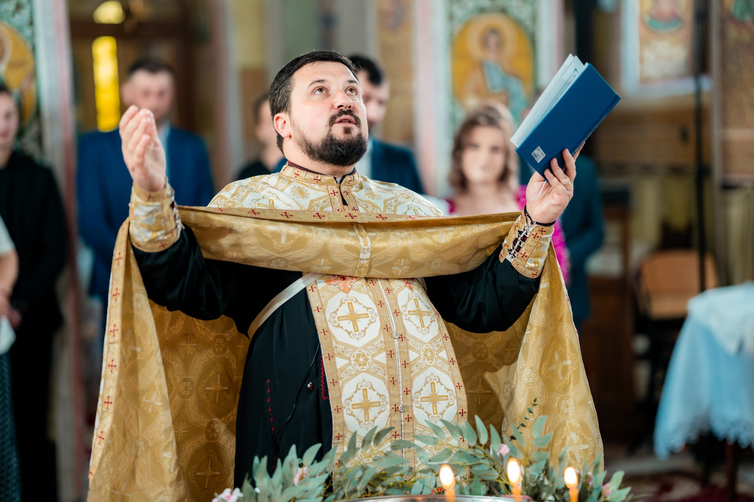 fotograf botez Miruna Parascheva, fotografie botez Botoșani, fotograf Alin Chirilă, amintiri botez, fotografii botez, botez Miruna Parascheva, fotograf copii, fotografie botez în Botoșani-alt="botez Miruna Parascheva, fotografie botez Alin Chirilă, amintiri botez, fotografii emoționante botez Botoșani"-- fotografii-botez-bebelus- amintiri-botez-micuț- moment-sfânt-crestinare- fotografie-emotionanta-botez- detalii-botez-bebelusi- parinti-fericiti-la-botez- fotograf-botez-profesionist- botez-in-biserica-ortodoxa- micuț-botezat-cu-emoție- zâmbete-și-lacrimi-la-botez- bebeluș-la-cristelniță- decor-botez-colorat- botez-cu-dragoste-și-credință- emotie-pura-la-botez- fotograf-botez-botosani- botez-iasi-suceava-fotograf- amintiri-nepretuite-botez