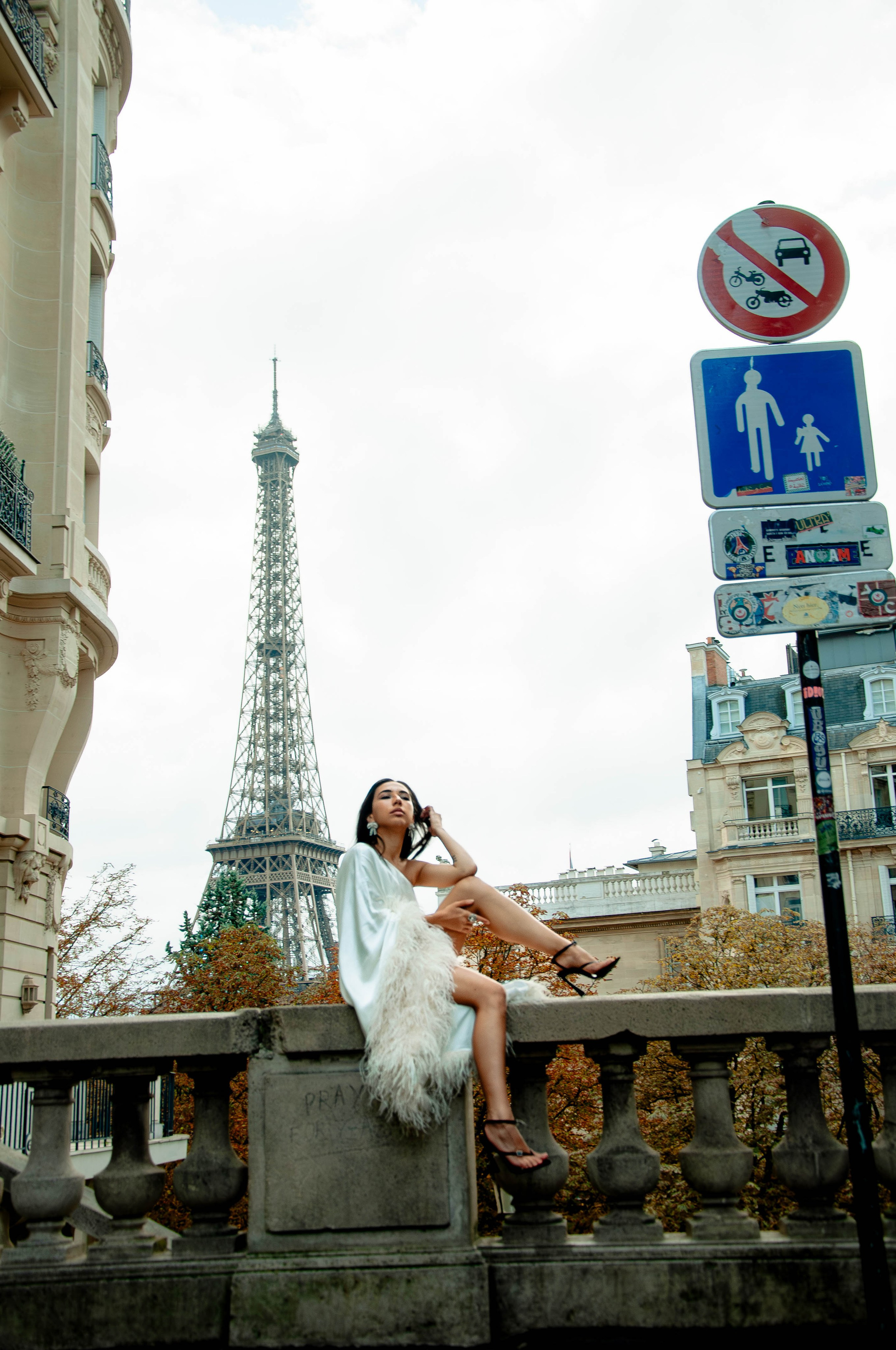 Осенняя фотосессия у Эйфелевой башни. Фотограф в Париже Полина Осипова