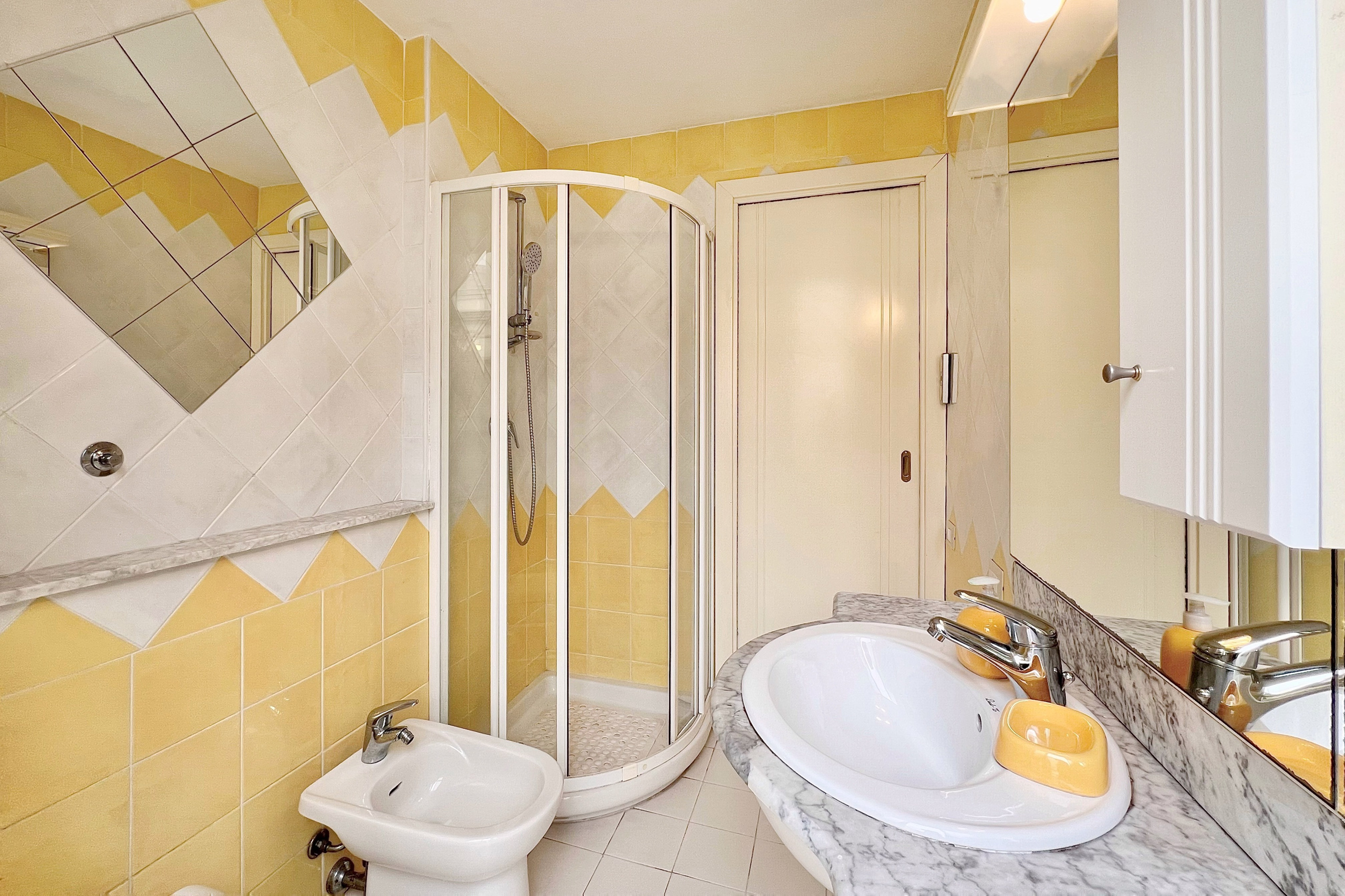 Appartamento in vendita. Eugenia Murru. Fotografa d’interni in Sardegna specializzata in case vacanza, affitti brevi. Foto naturali per Airbnb, Immobiliare in 48 ore