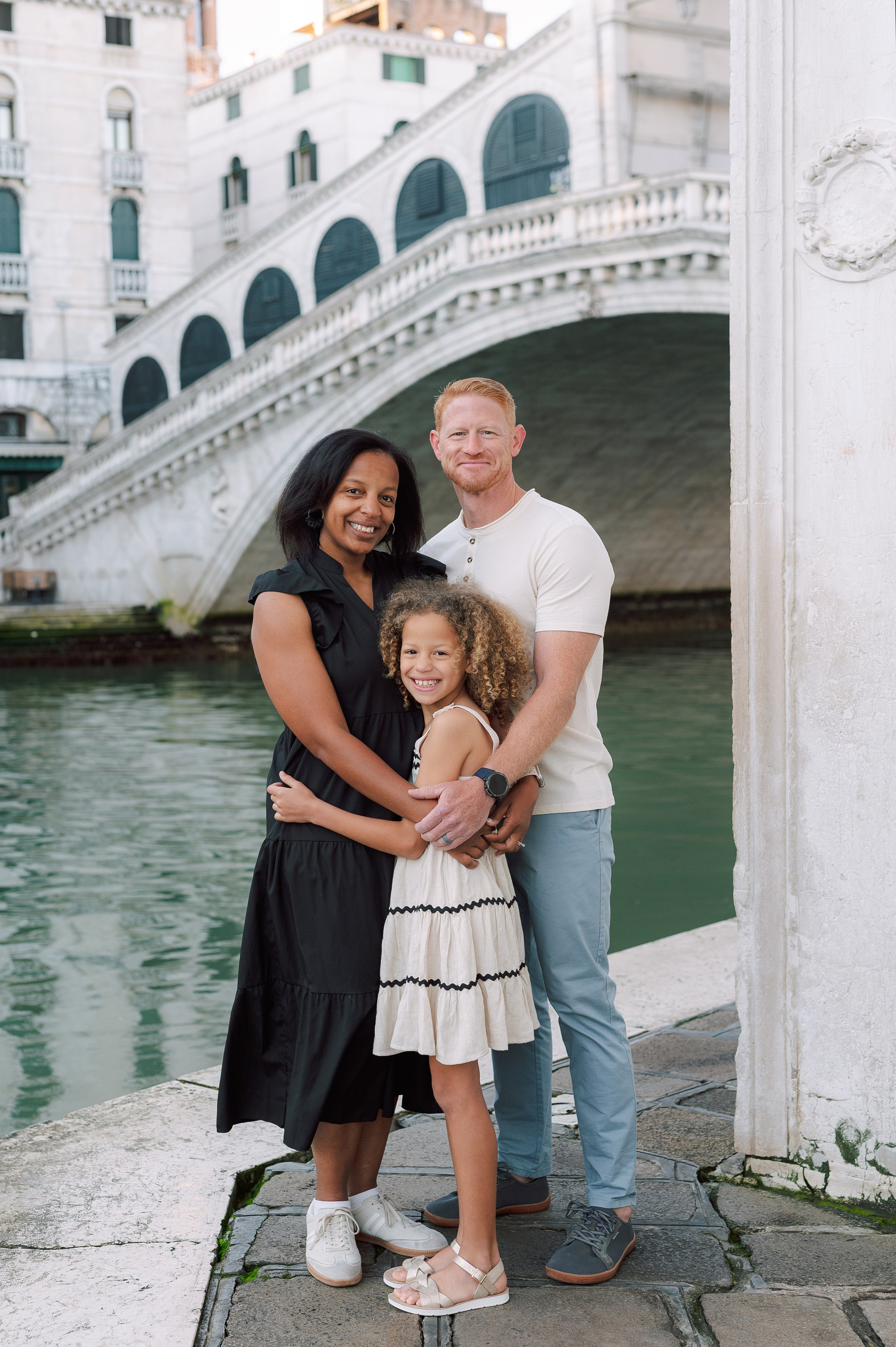 Eliza, Elena, Elliana, Teresa and Brad. Photographer in Venice Anna Terzi