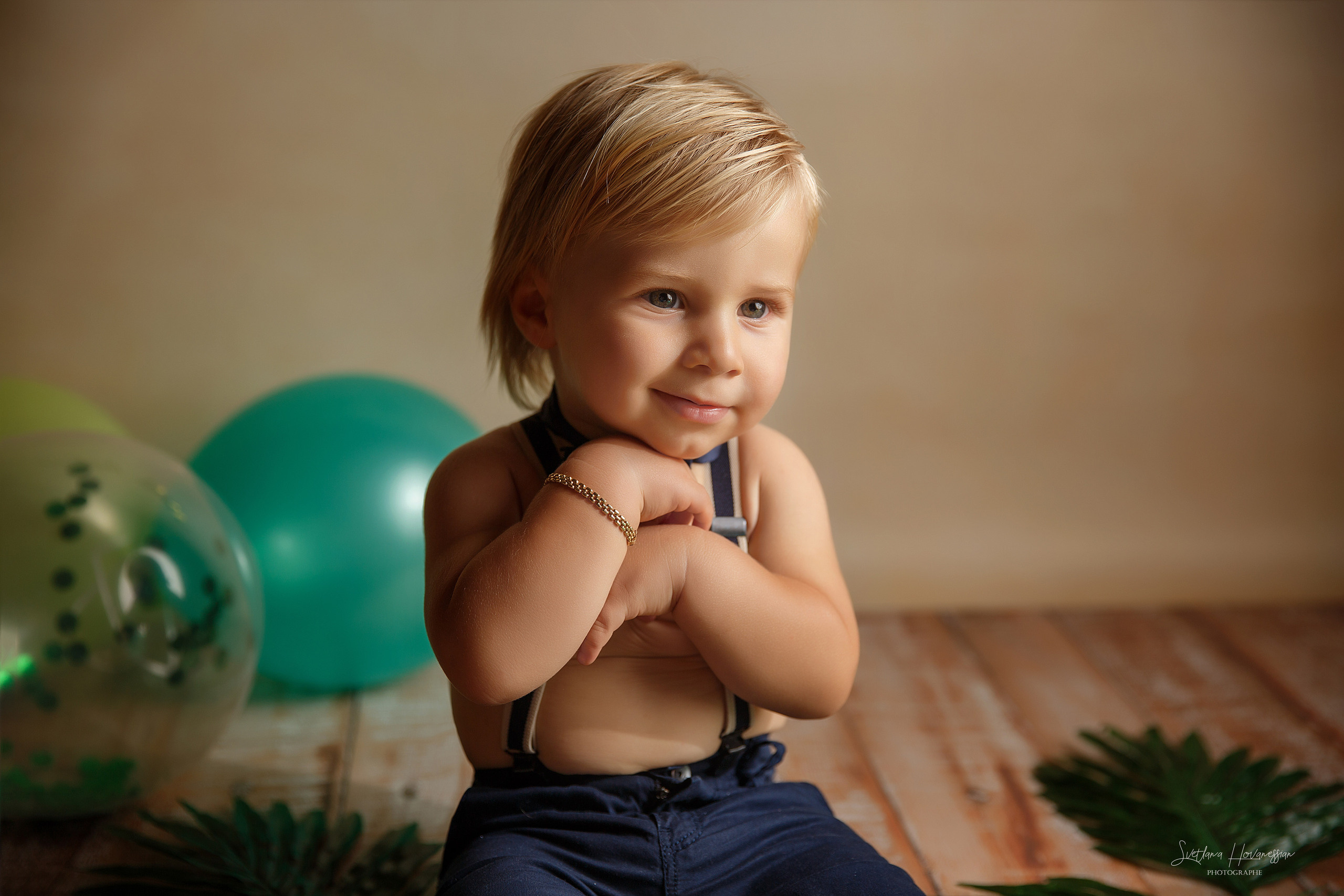 Léo. Photographe professionelle spécialisée dans la photographie de grosses