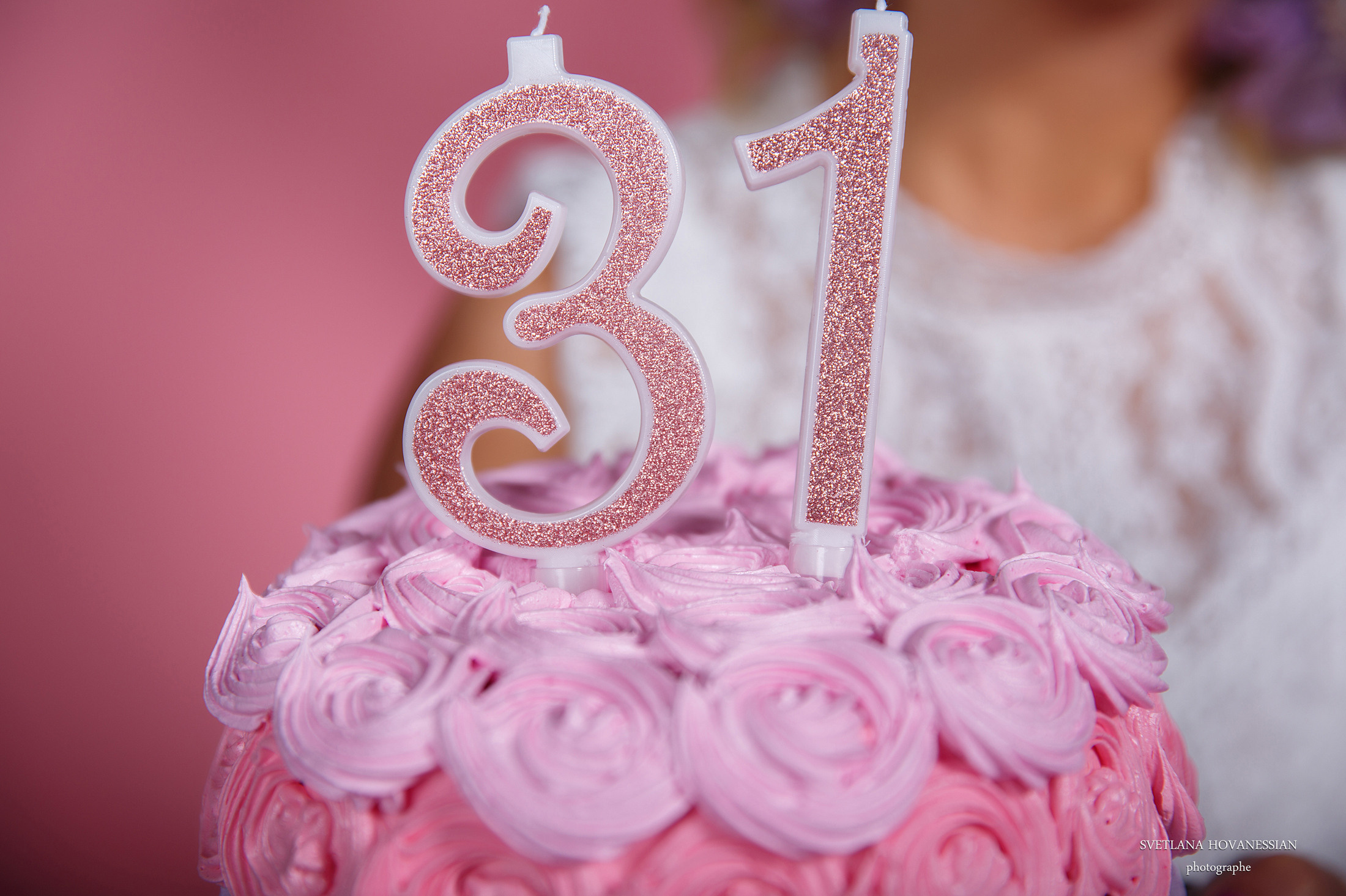 Tatev. Photographe professionelle spécialisée dans la photographie de grosses