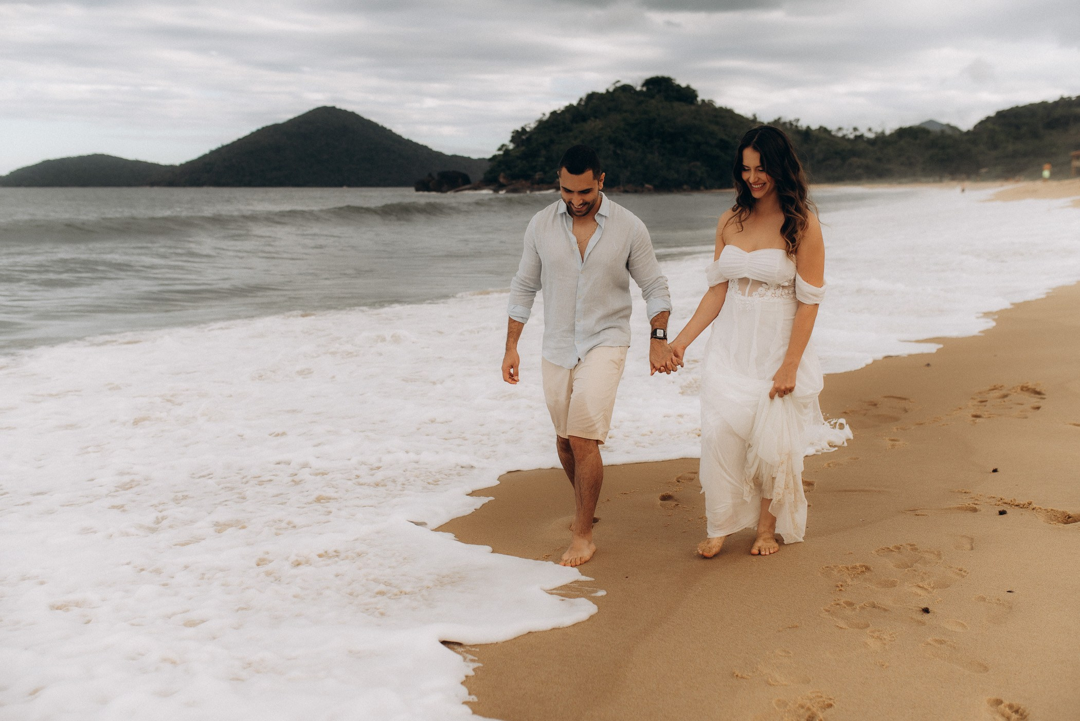 Samantha & Juliano | Ensaio de Casal na Praia de Ubatuba