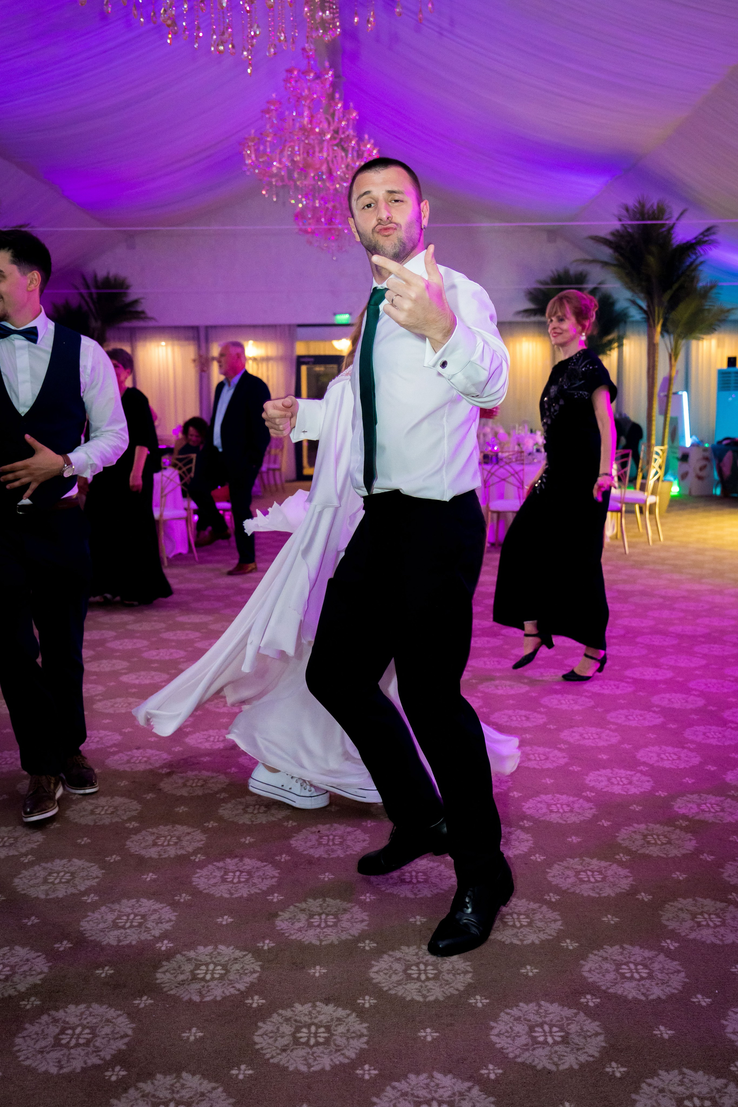 PARTY. Gabriel Florea — Fotograf nuntă București