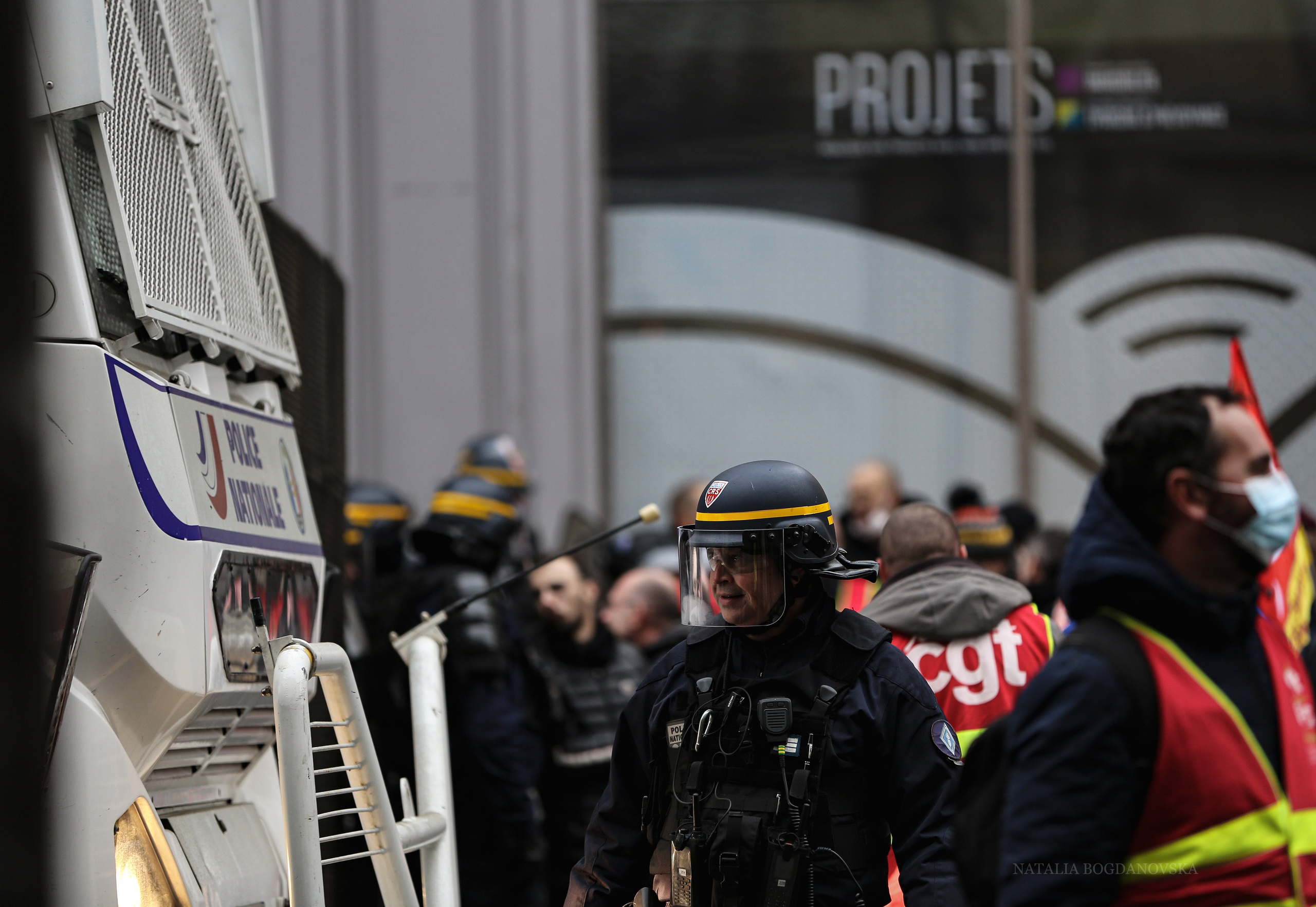 CRS novembre. Natalia Bogdanovska. Films et photographie corporate en France