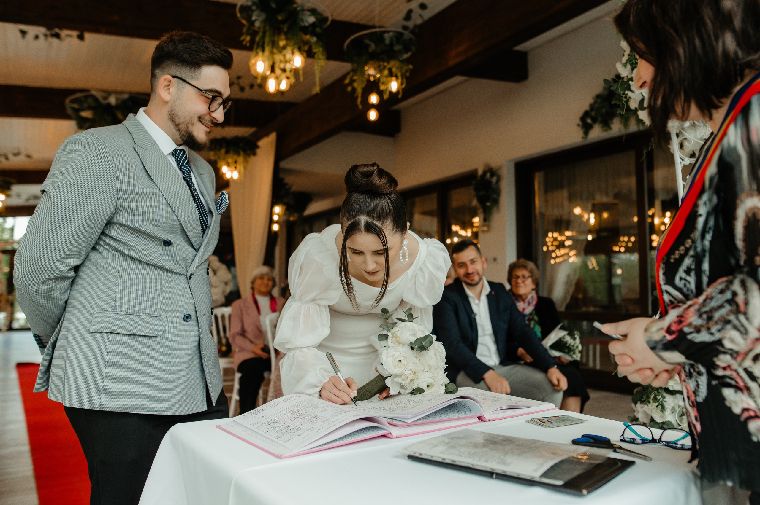 Cununie civila facuta in alta zi. Proud Vision Weddings | Wedding Photography & Film — Servicii profesionale Foto Video Nunta Iasi