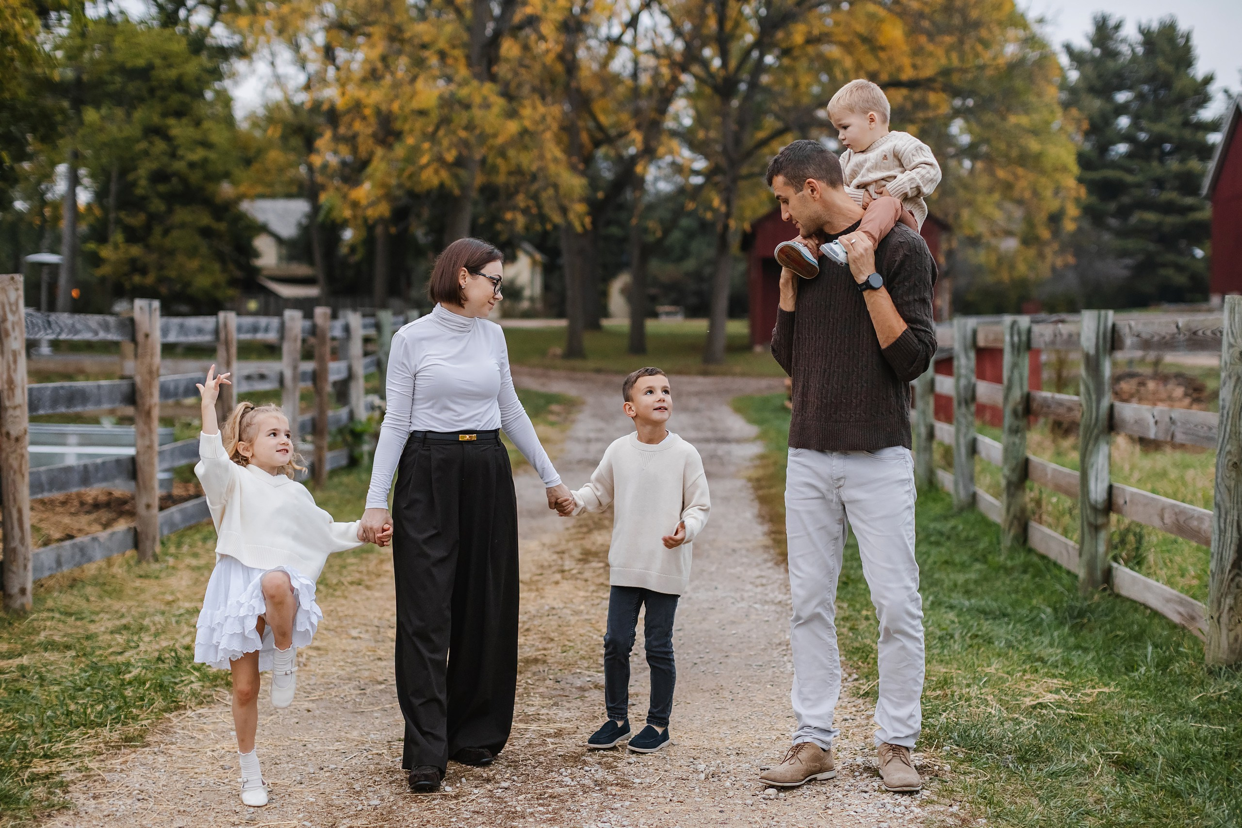 10.18.25 Family Photoshoot. Wedding family event photographer in Chicago Nick Yushevich