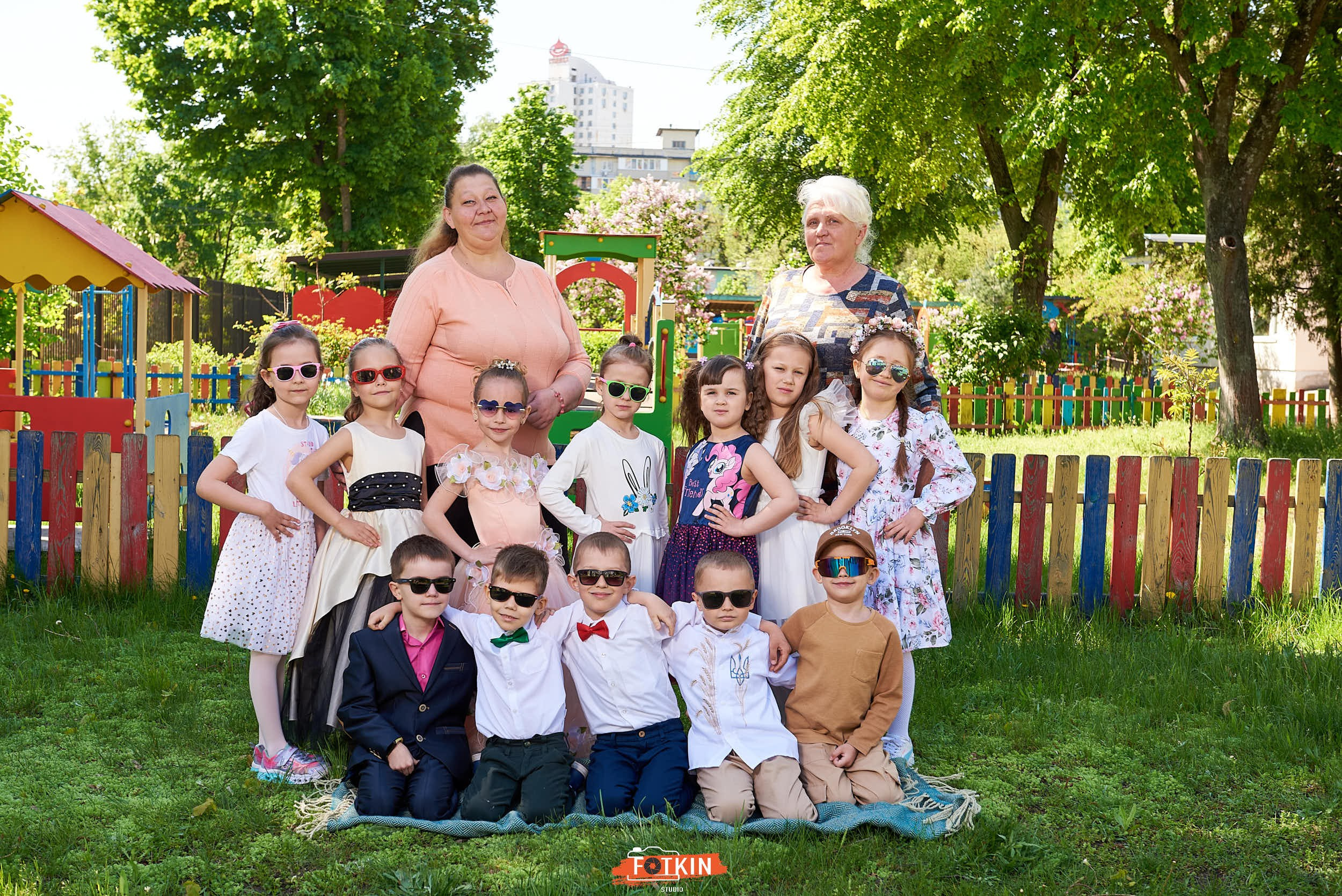 Випускний альбом в дитячому садку на замовлення Київ. Випускні альбоми фотокниги Київ та Дніпро