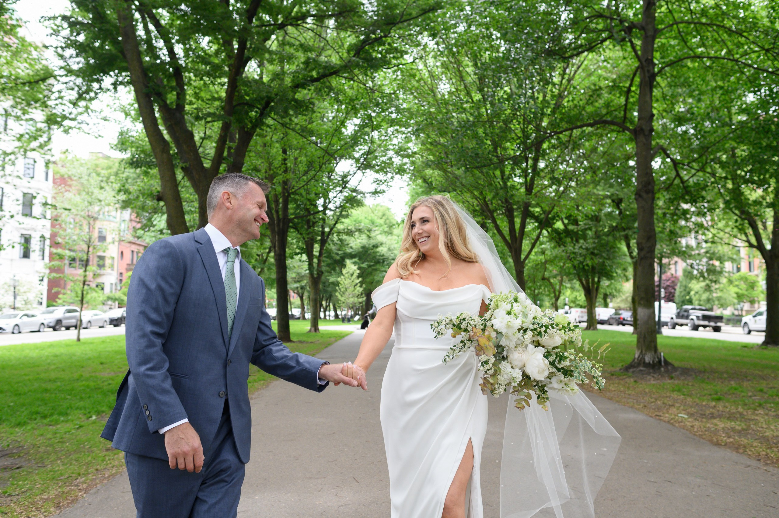 Smiles and love at the Boston Public Library. Wedding photographer in Orlando, Boston & New York Anderson Marques