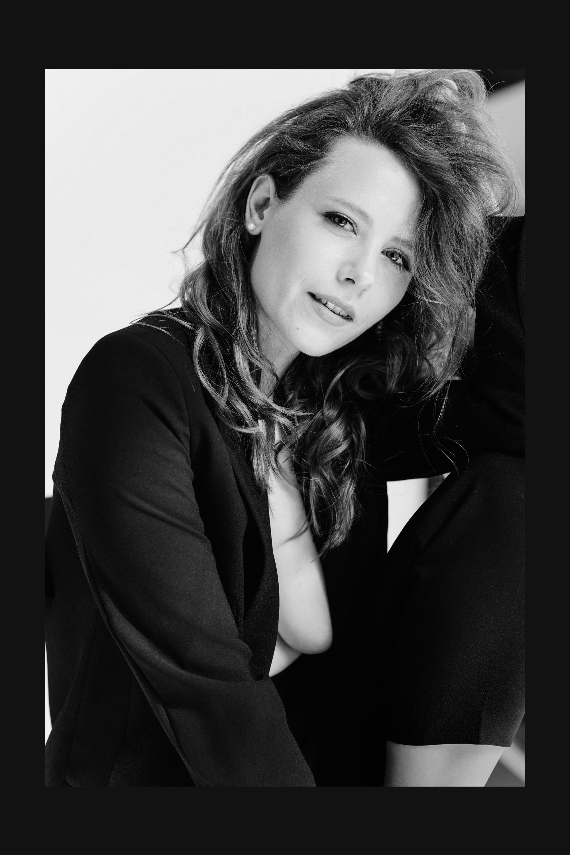 Profesjonalnie sesje portretowe w Warszawie. Sensualna sesja kobieca Warszawa. Kobieca sesja w studio. Fotograf kobiecy Warszawa. Фотосессия Варшава.