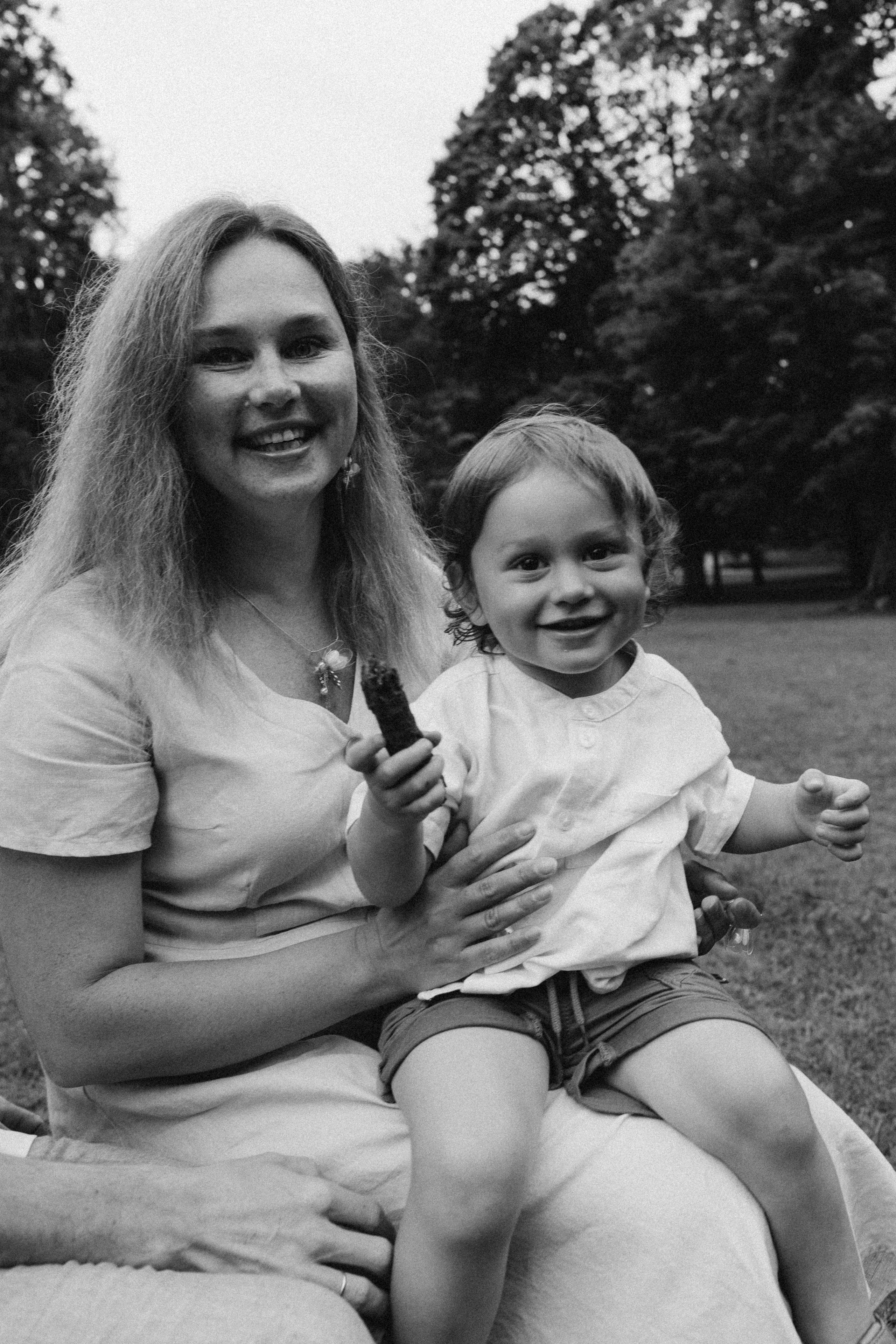 Kaivopuisto. Wedding and potrait photographer in Helsinki Vickan O