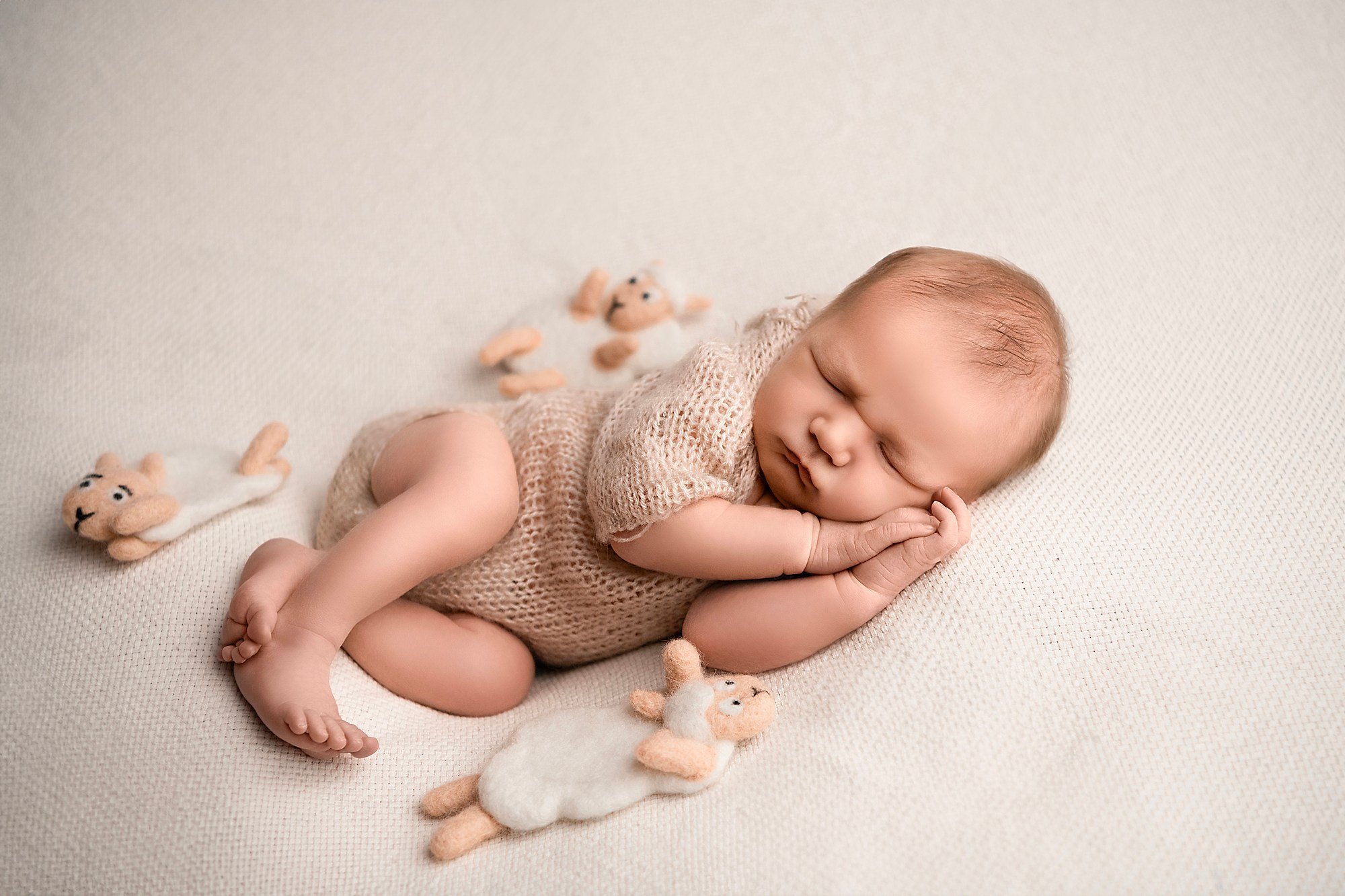 Sesja newborn. VideofotKA.pl