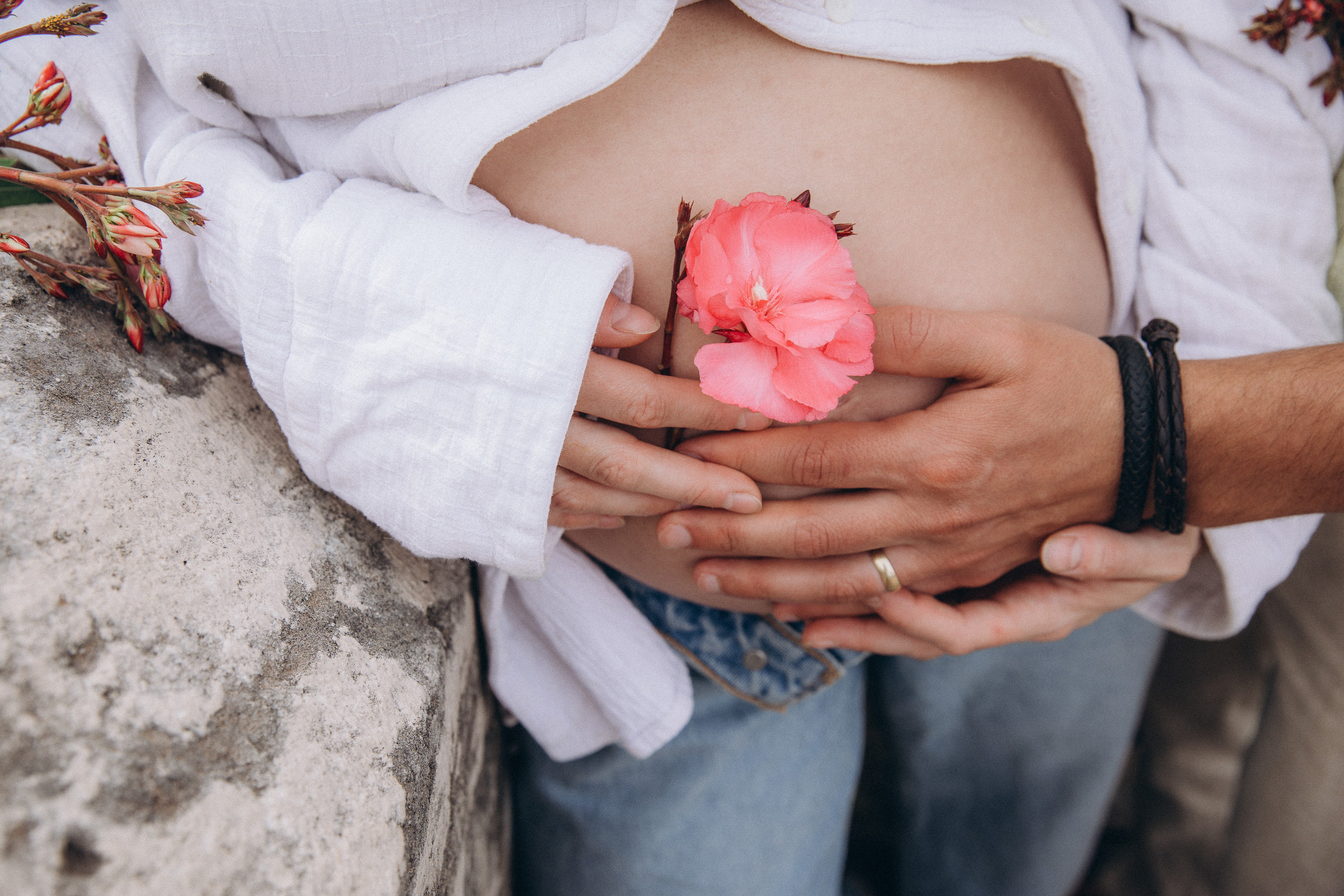 Hermosa Fotografía de Embarazo por Julia Gnatenko | Sesiones de Maternidad en Valencia, Alicante, Barcelona. Julia Gnatenko — Fotógrafa en Valencia, Alicante, Barcelona, España y Europa