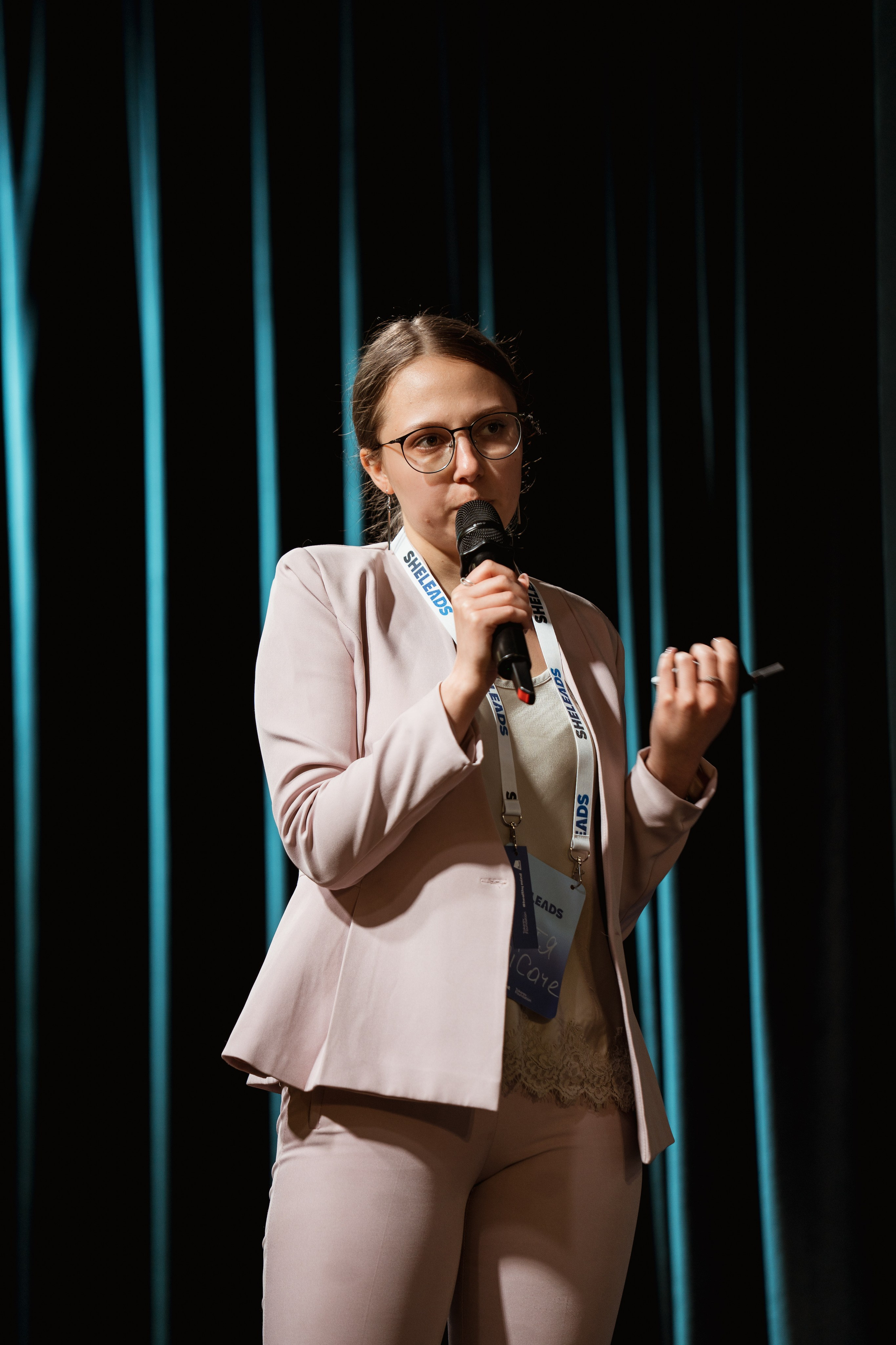 Sheleads Demo Day. Kostiantyn Holinchenko. Reportage and portrait photographer