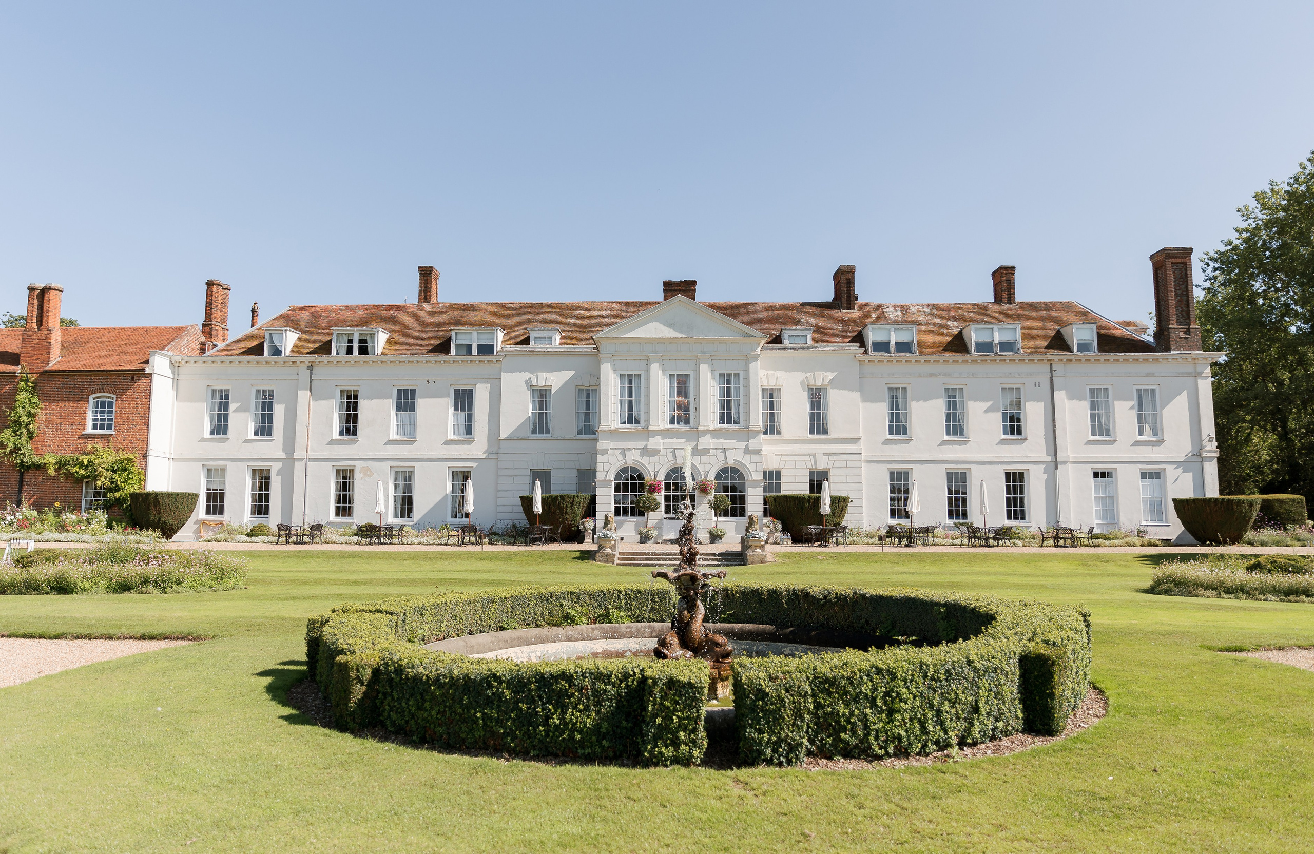 Regal Romance | Editorial Photoshoot at Gosfield Hall, London Estat. YES I DO PRODUCTION — Wedding photography&videography