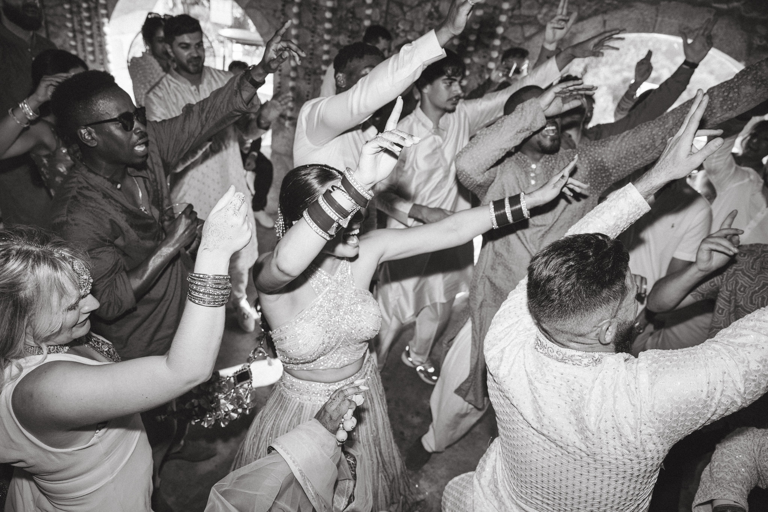 Patrik & Naomi. Monestir Sant Salvi. Paola wedding photographer / videographer in Barcelona