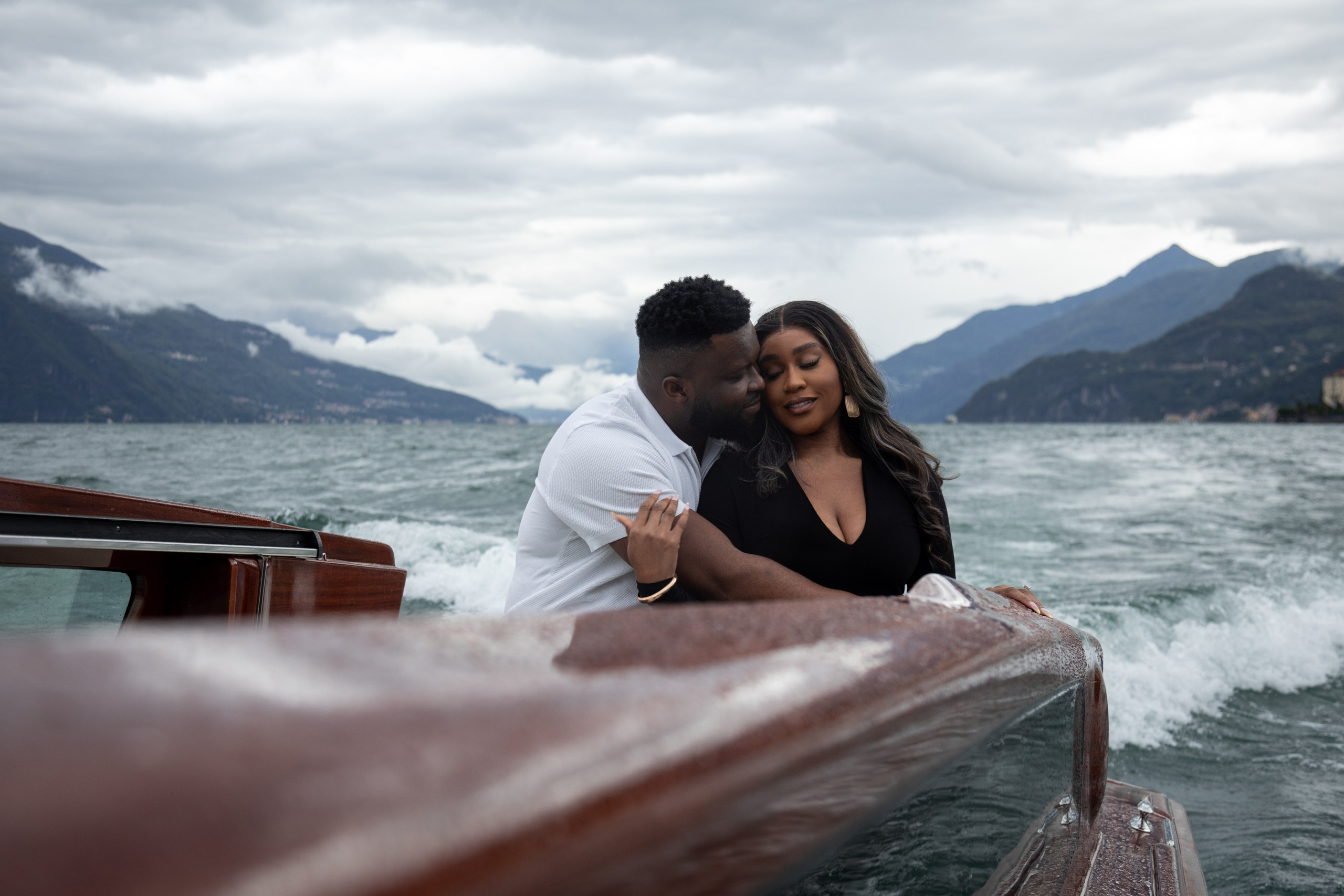 Varenna boat tour. Photographer in Milan |Mila Pro Photo