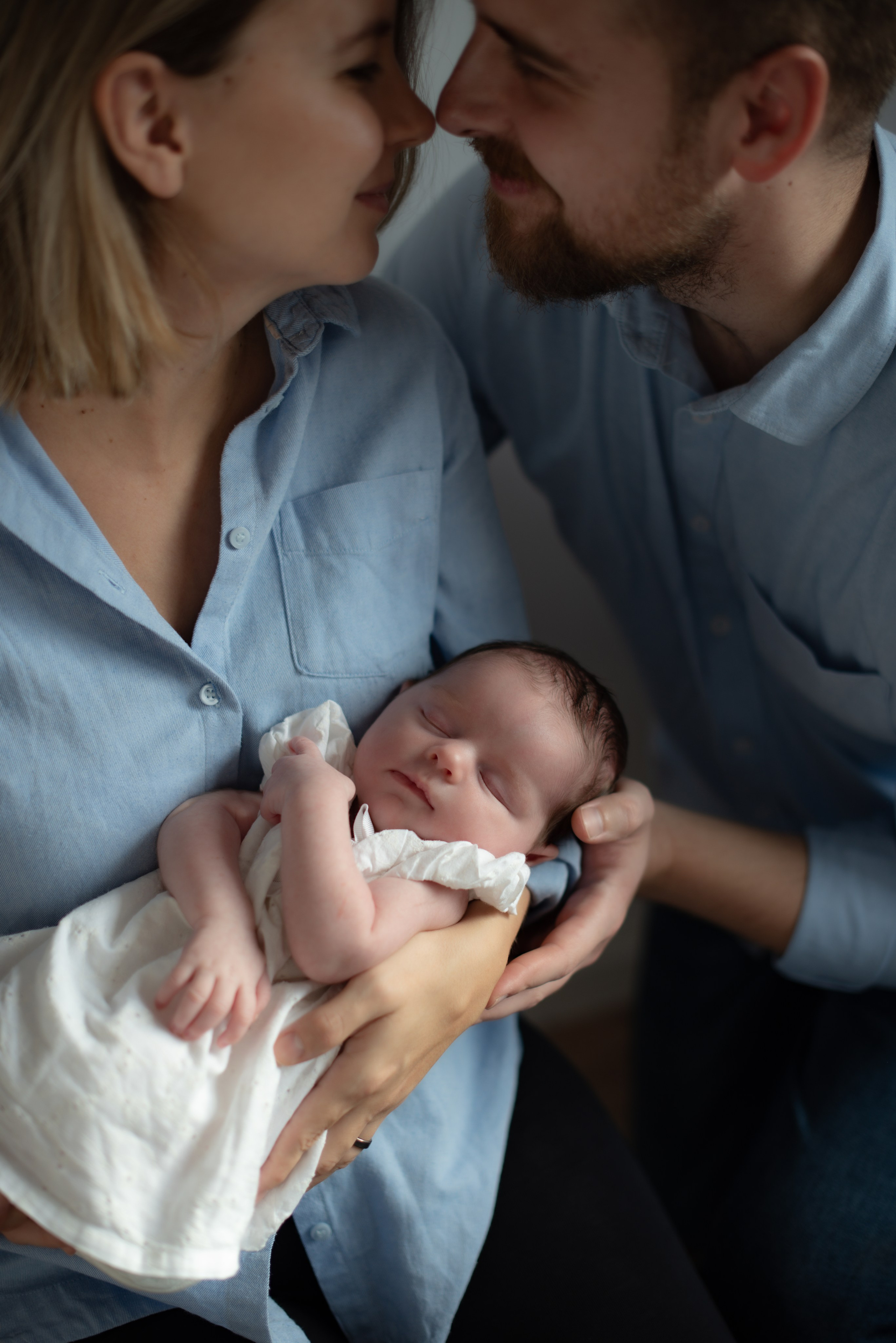 Newborn. Fotograf de nou-nascuti, maternitate si familie din Brasov