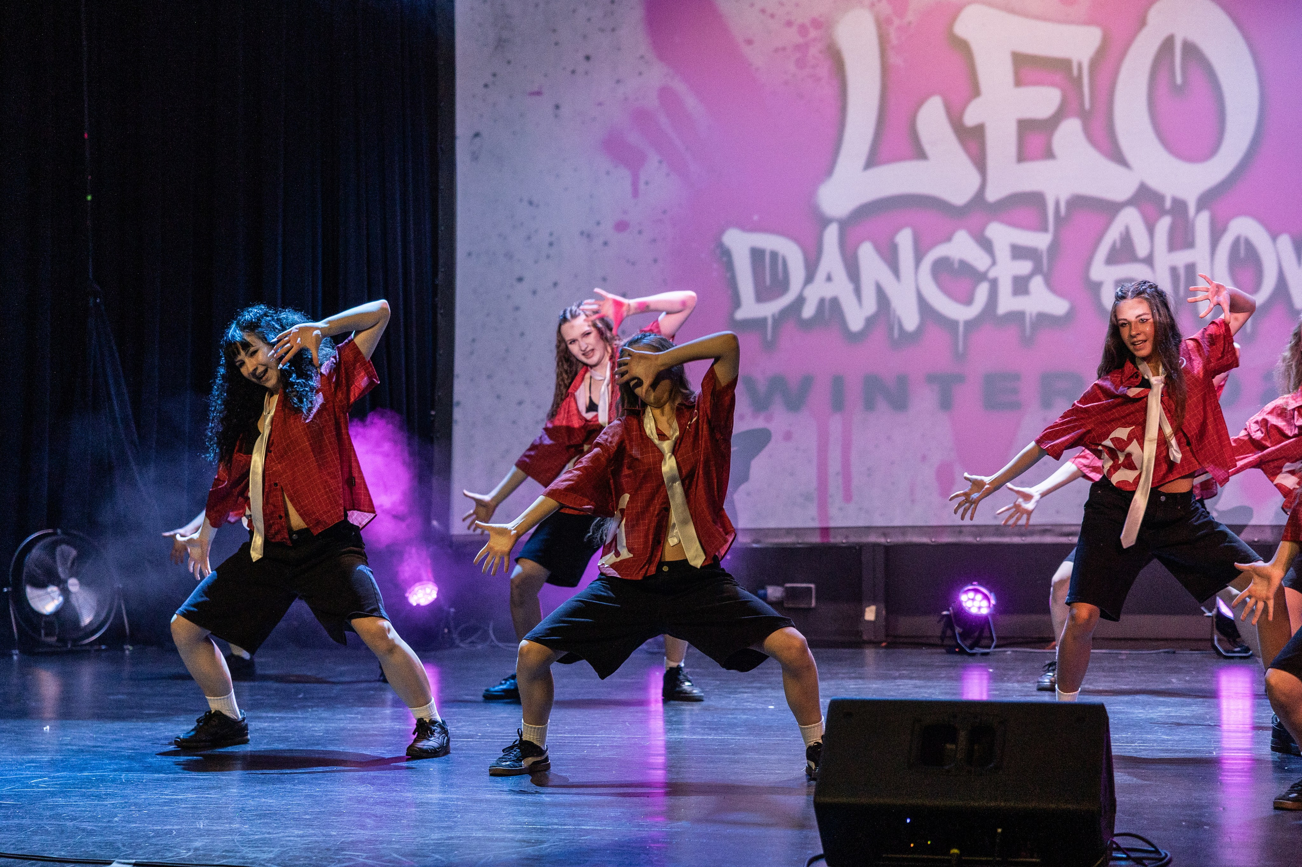 LEO DANCE SHOW WINTER 2025. Семейный и детский фотограф в Варшаве Мила Бобровская