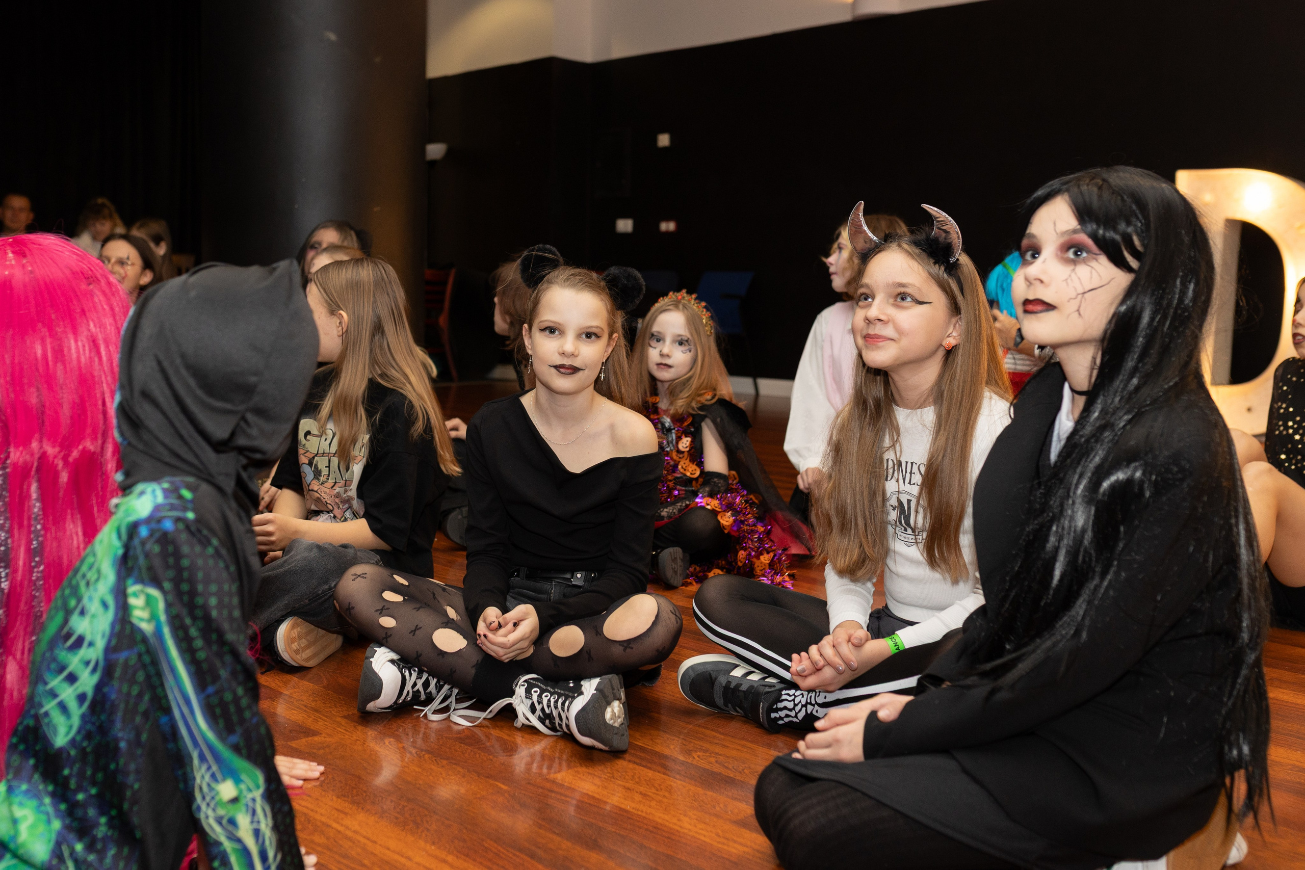 Leo dance studio Helloween 2025. Семейный и детский фотограф в Варшаве Мила Бобровская