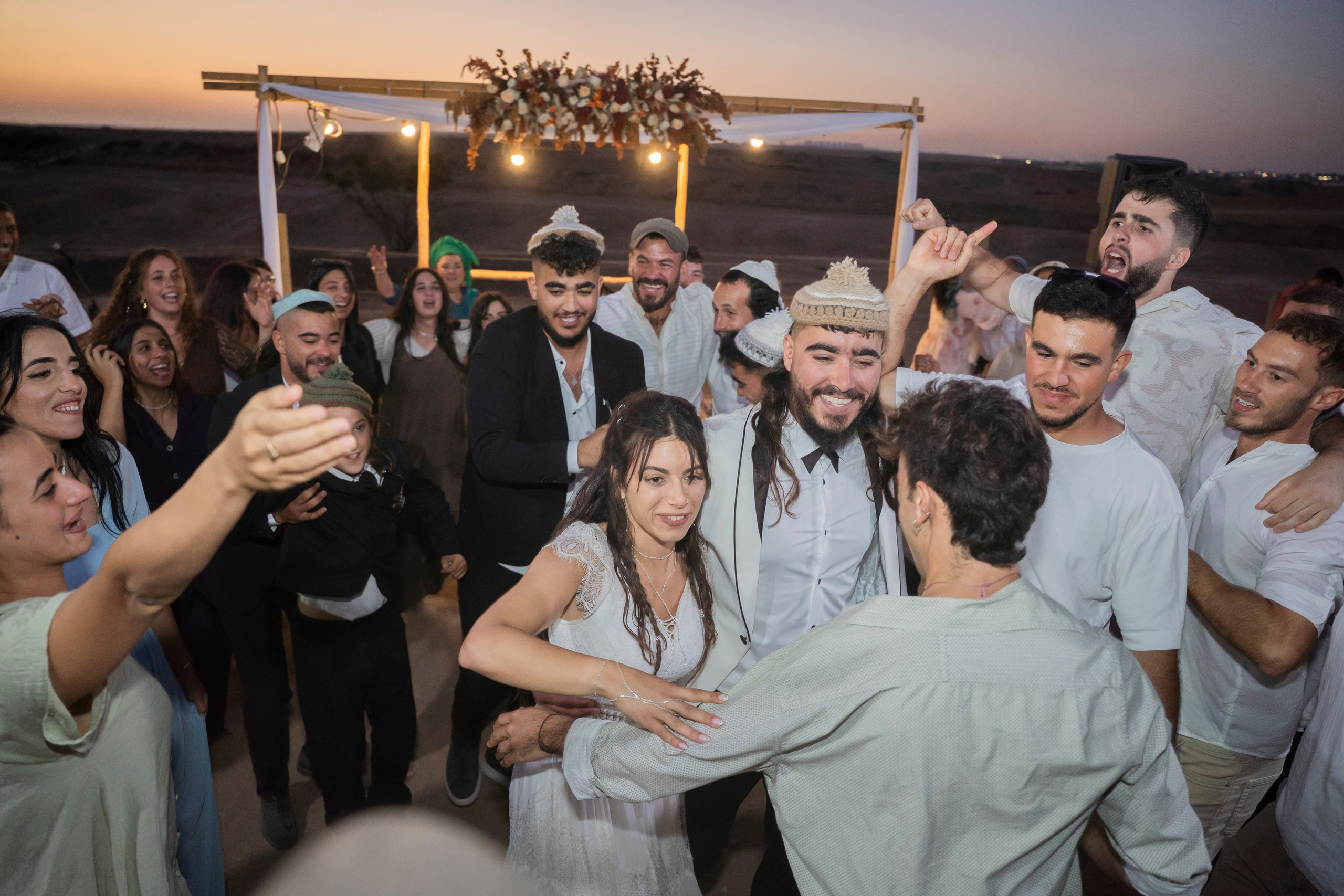 אביה ואחיה. יוסף מזרחי צילום חתונה, ברית וזוגיות. צלם מקצועי שאוהב להוציא אתכם הכי יפים ברגעים הכי מרגשים