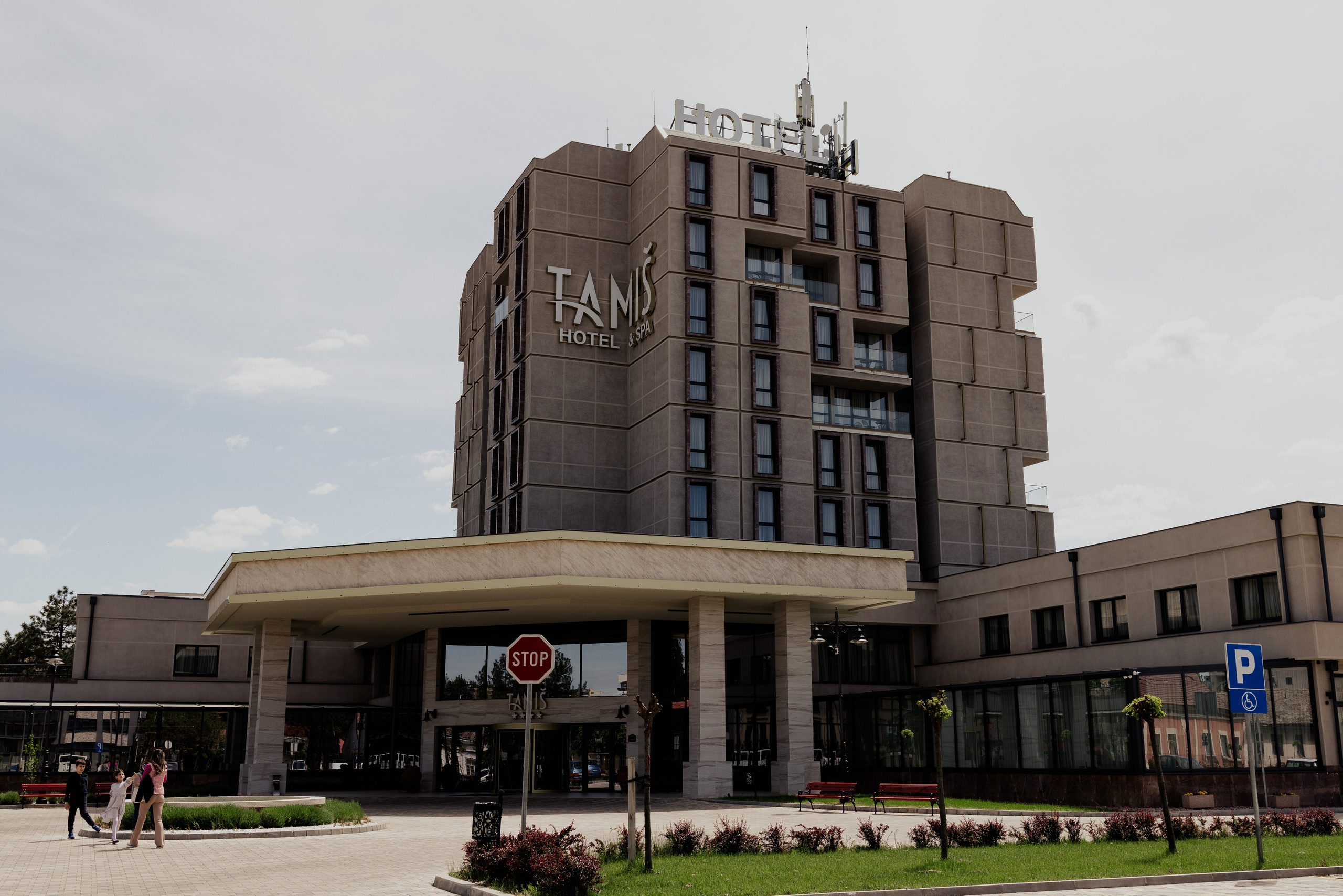 Olivera i Dragomir - Venčanje u hotelu Tamiš & Poco Loco. Milan Lukovic professional wedding photographer