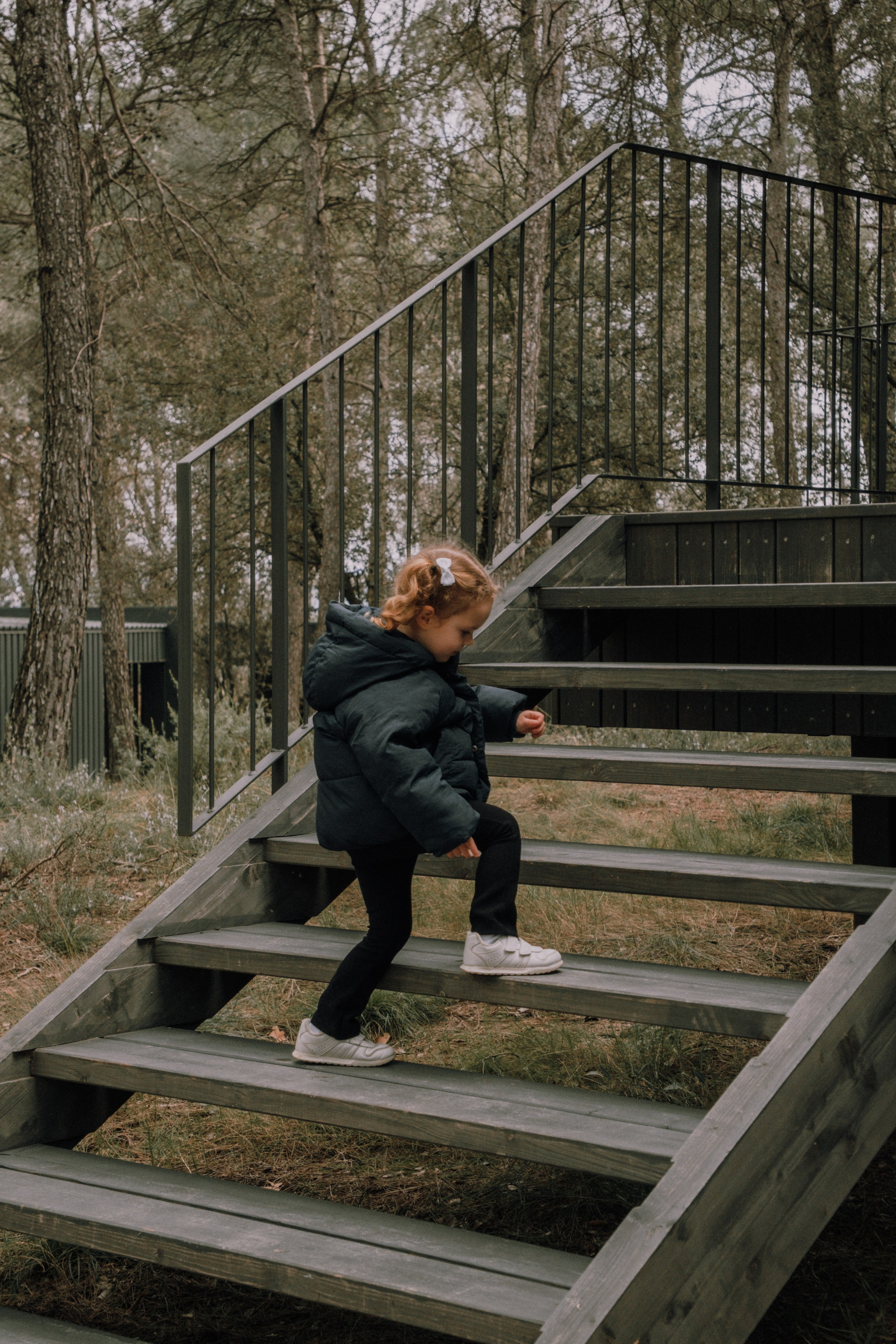 Sesión familiar en el bosque. Fotografía profesional en Calafell - Elena Medvedeva