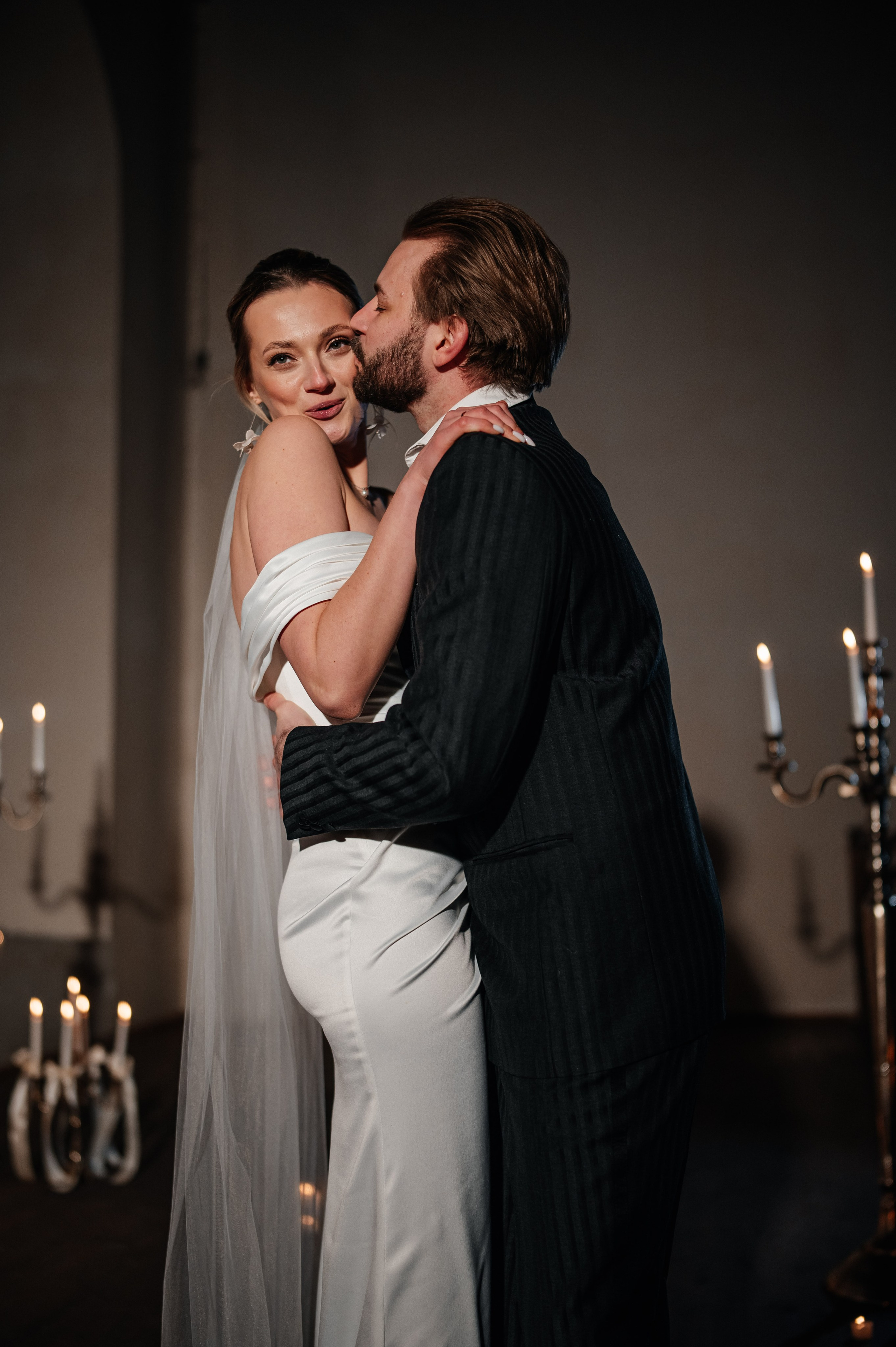 В зимнем замке со свечами. Фотограф Таллинн — свадьба |семья | lovestory