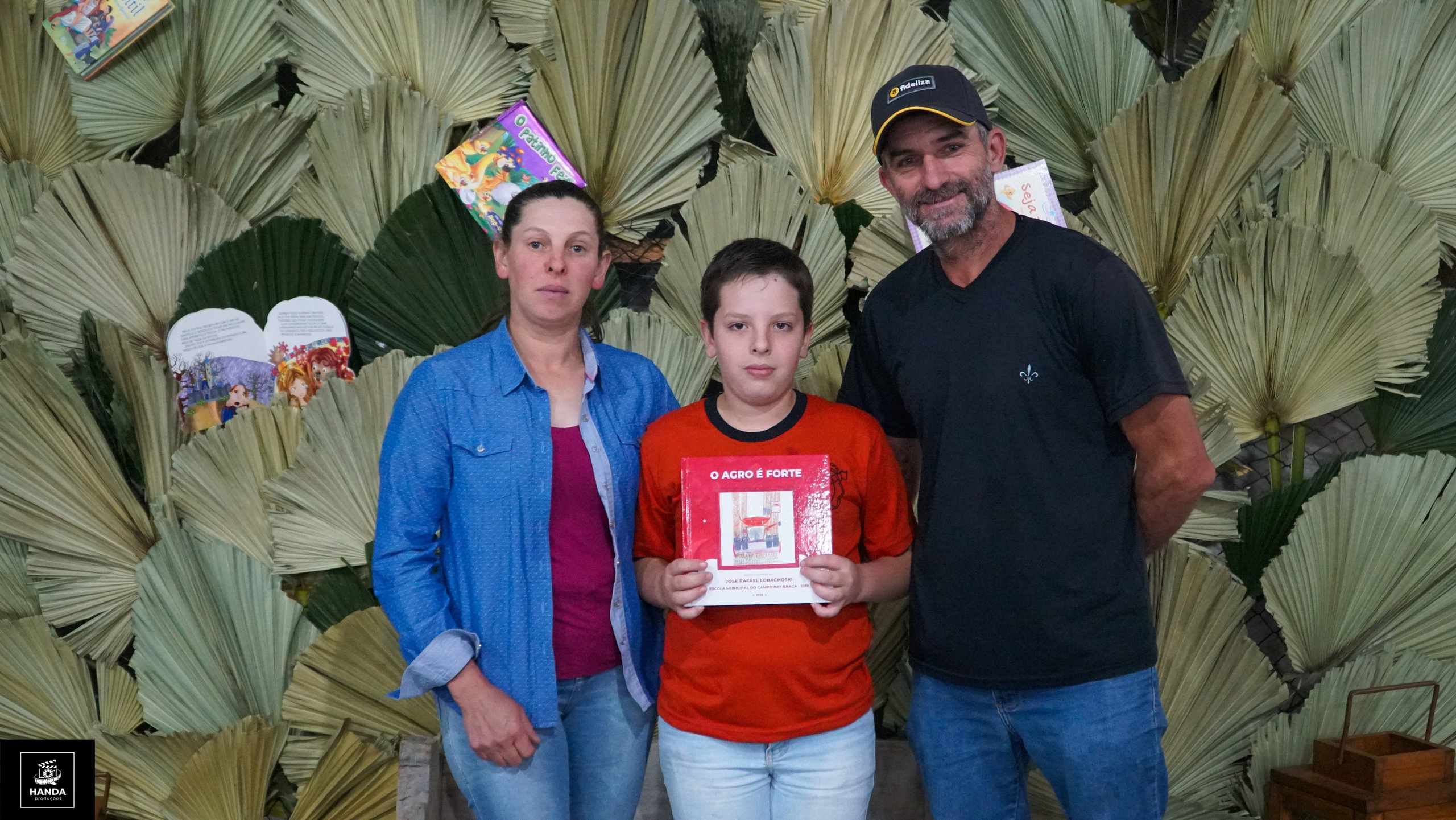 Noite autógrafos colégio Aurélio Buarque de Holanda. Handa Produções