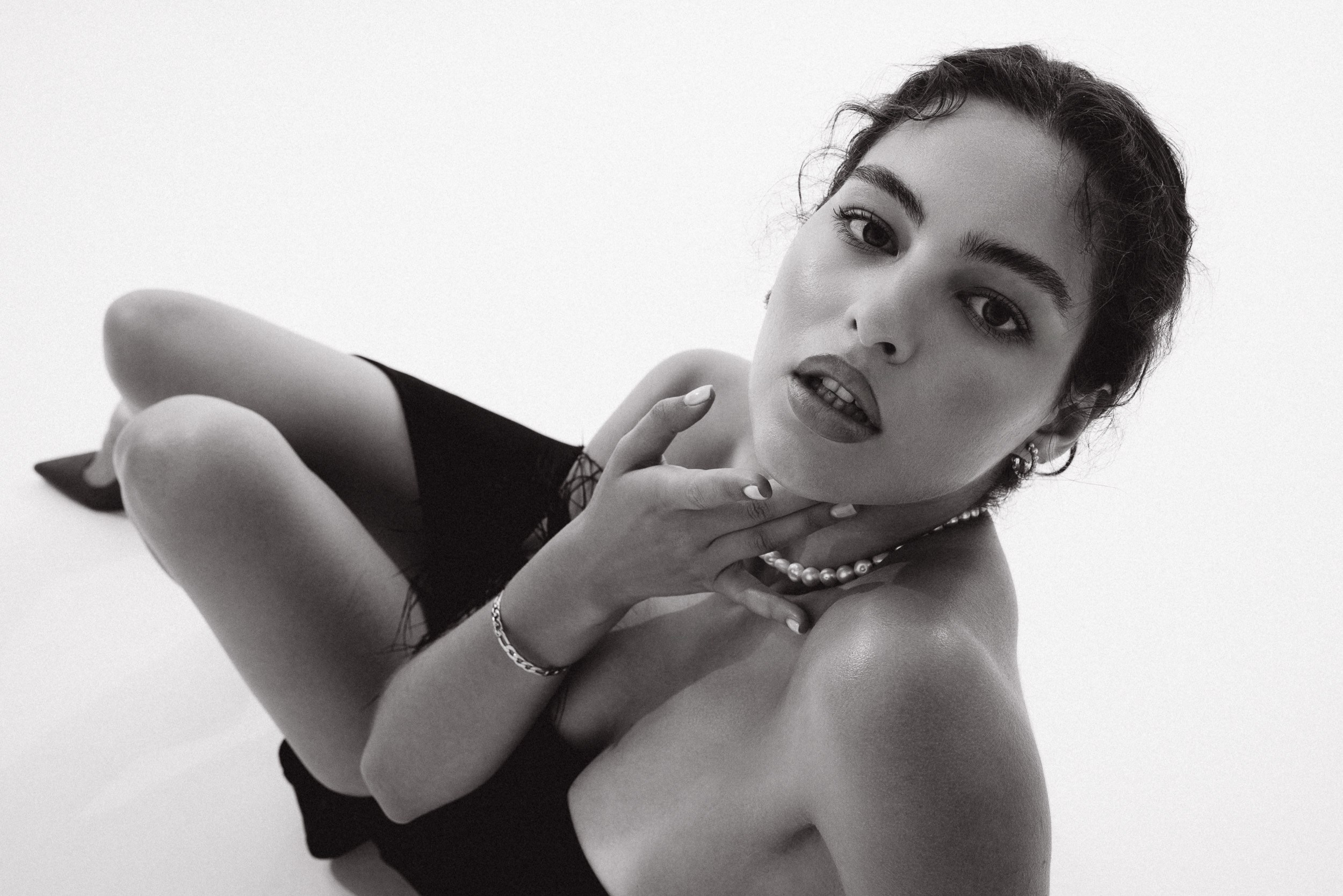 STUDIO EXPERIENCE. Female Photographer in Dubai