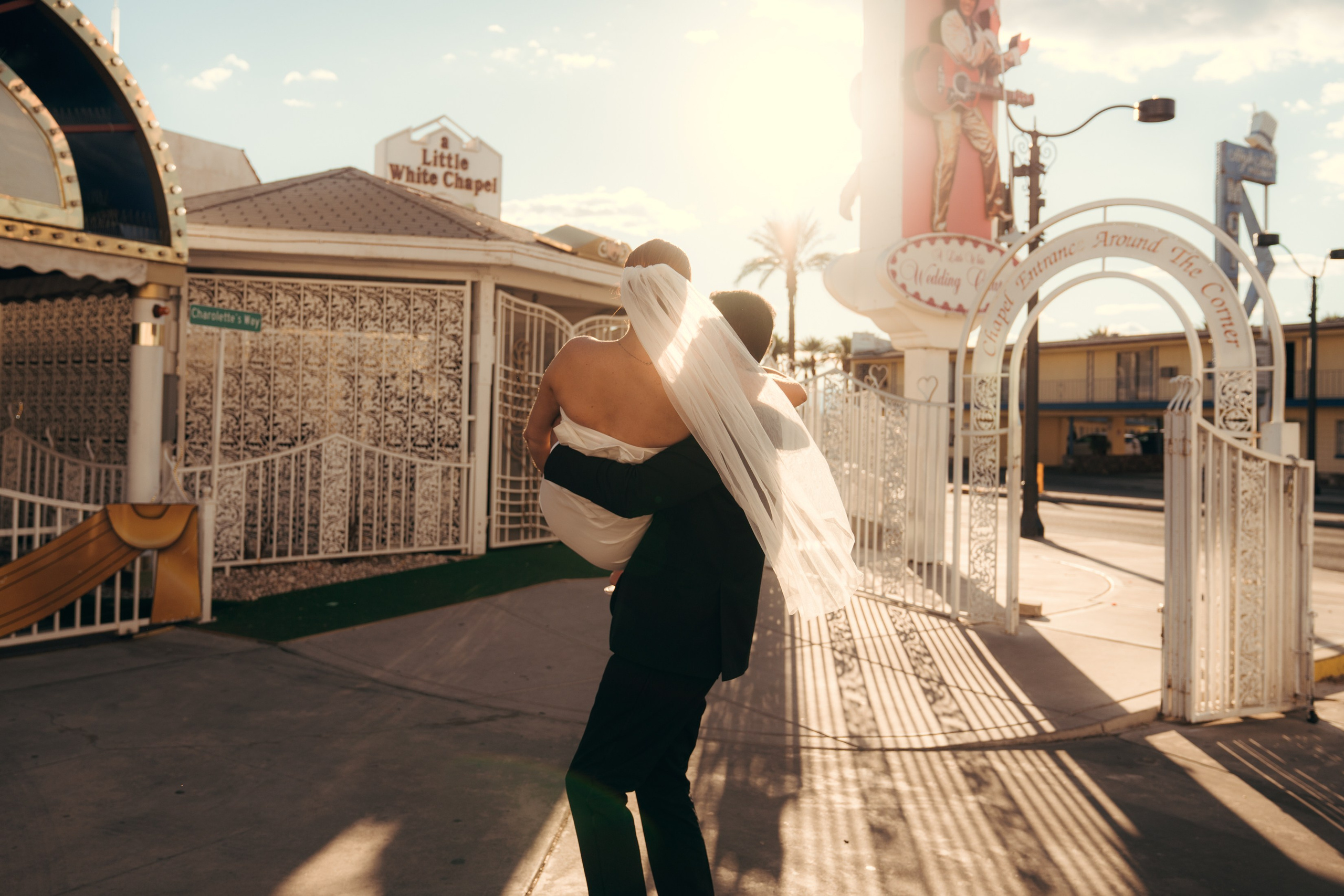 Lucas&Megan. Wedding & elopement photographer Viktoriya Kravtsov. Las Vegas