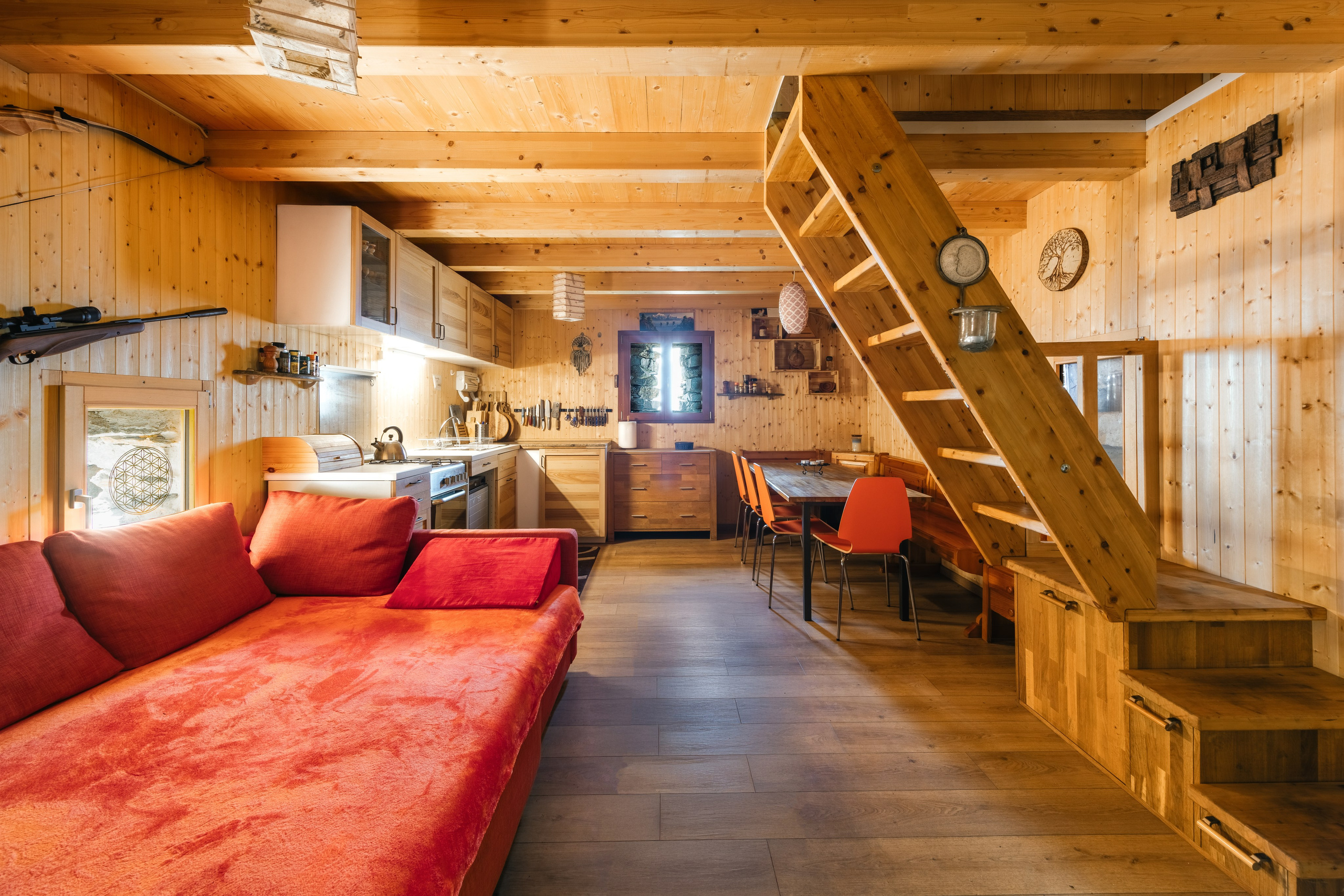 Rustico, VAL RESA, TICINO. Hallo! Ich bin Elena und arbeite als Immobilienfotografin