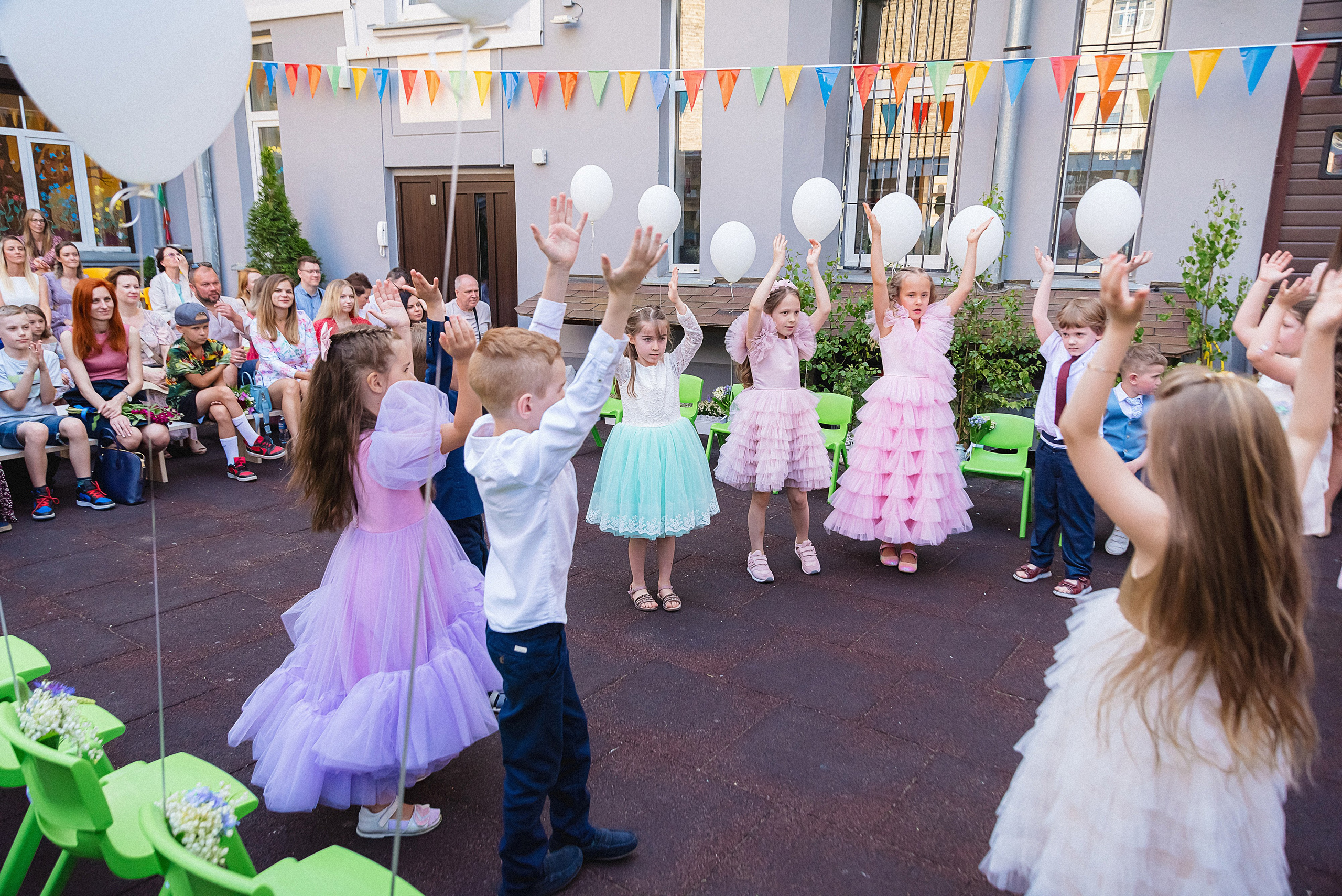 Zīles Skolas Izlaidums. Fotogrāfs Rīgā. Gīmenes, individuālās un dažādu produktu fotosesijas