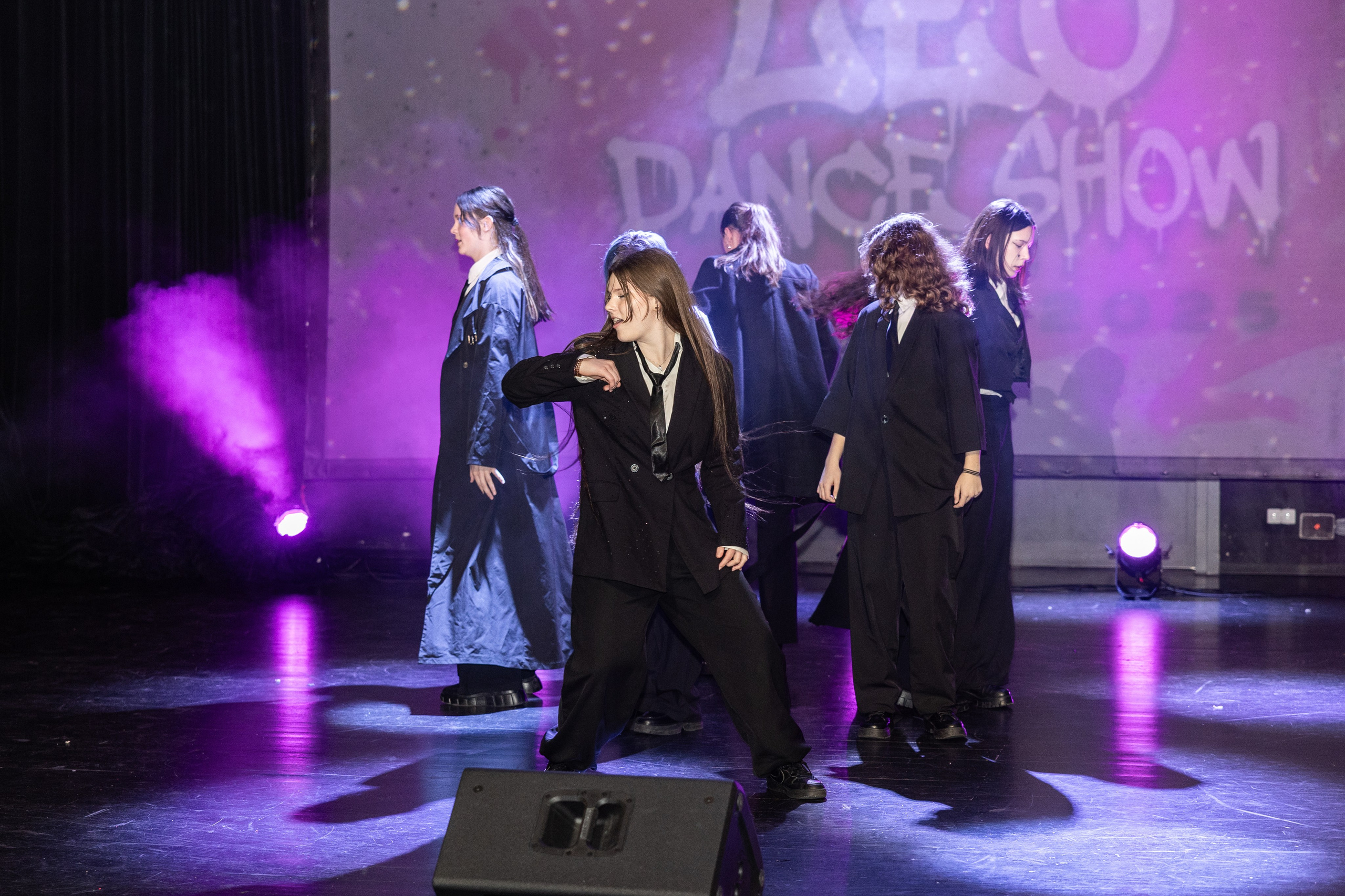 LEO DANCE SHOW WINTER 2025. Семейный и детский фотограф в Варшаве Мила Бобровская