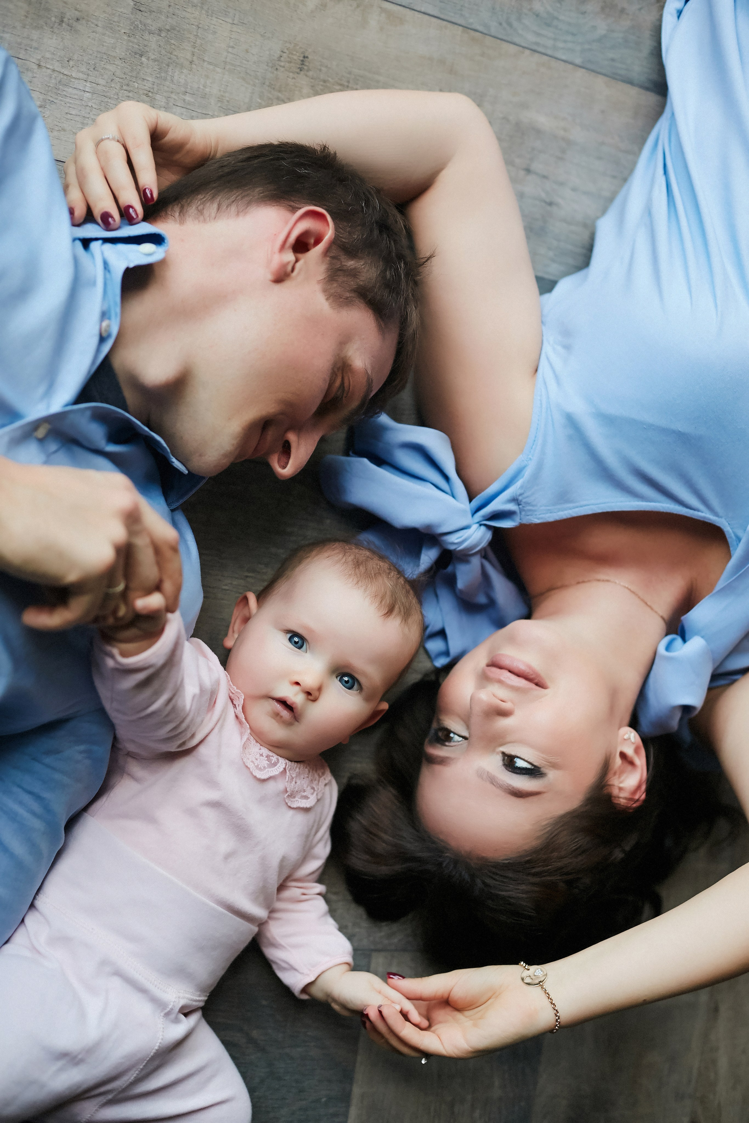 Studio photoshoot. Amazing photo session at a time convenient for you. Y