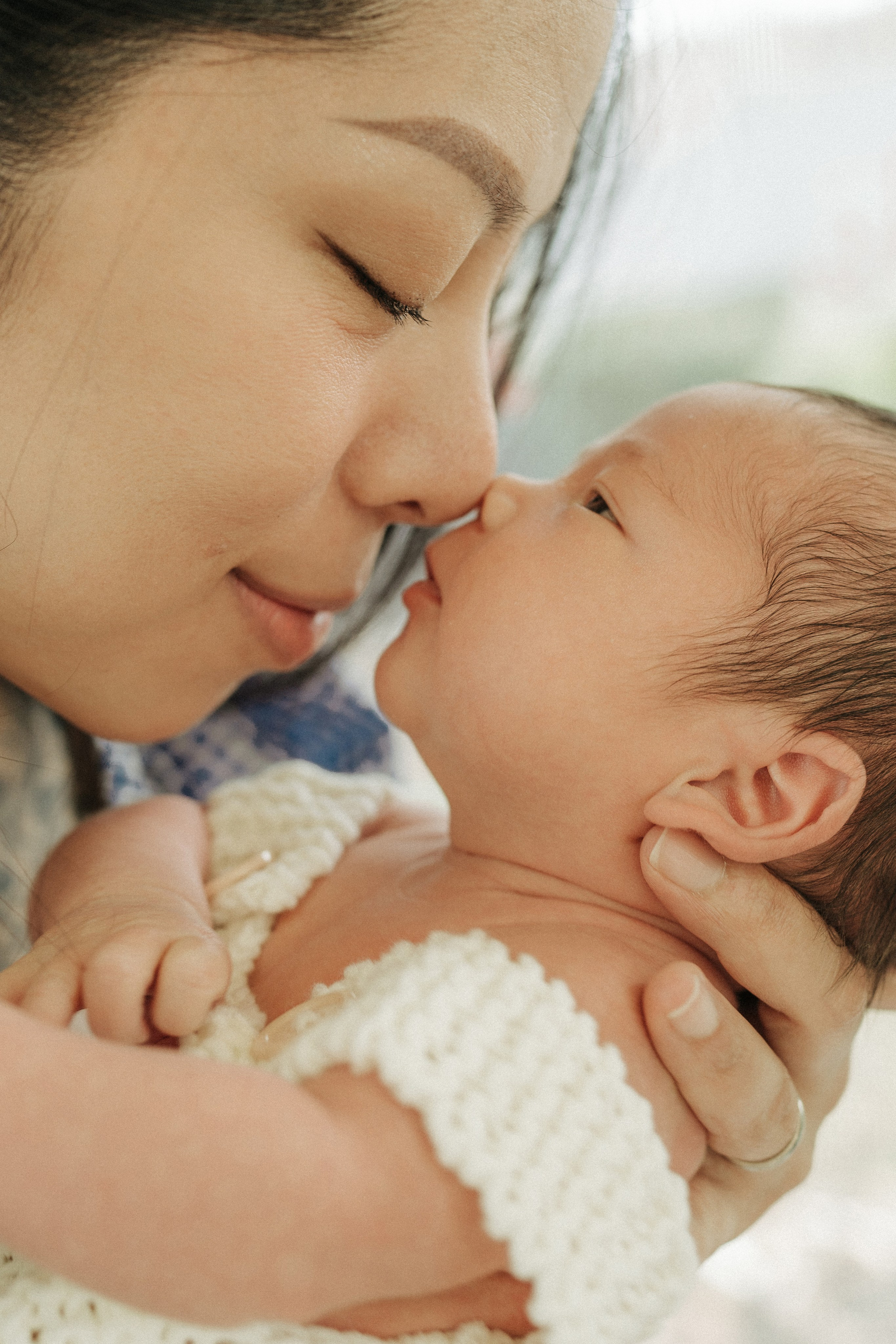 Cozy At-Home Newborn Photography – Warm & Emotional. Alisa Tant — Family and newborn photographer Bucks County, Montgomery county, Philadelphia, NJ