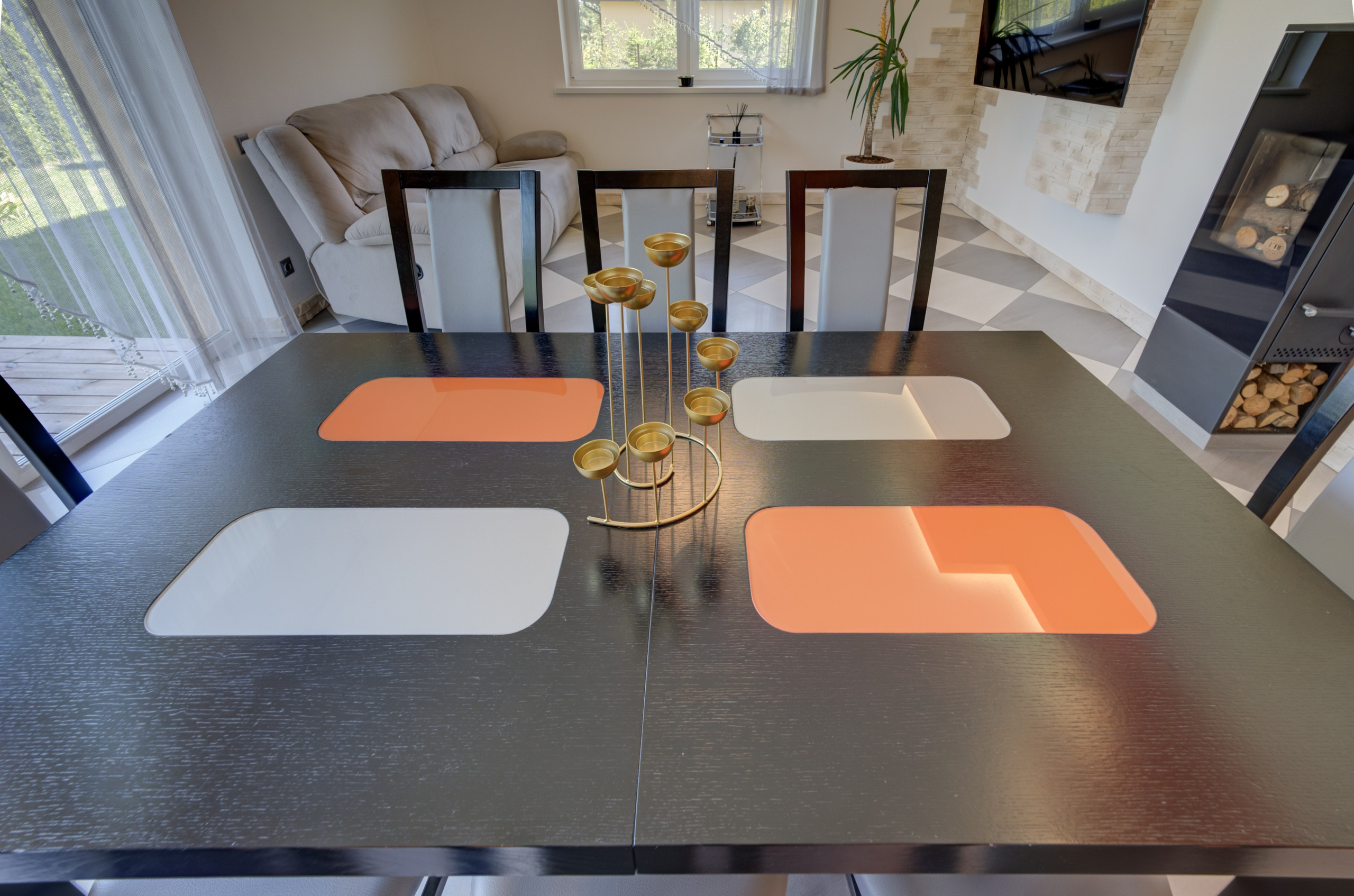 Žudiškių k. Ežero g. 70, Rešes sen. Elina Sapiega fotografė Vilniuje