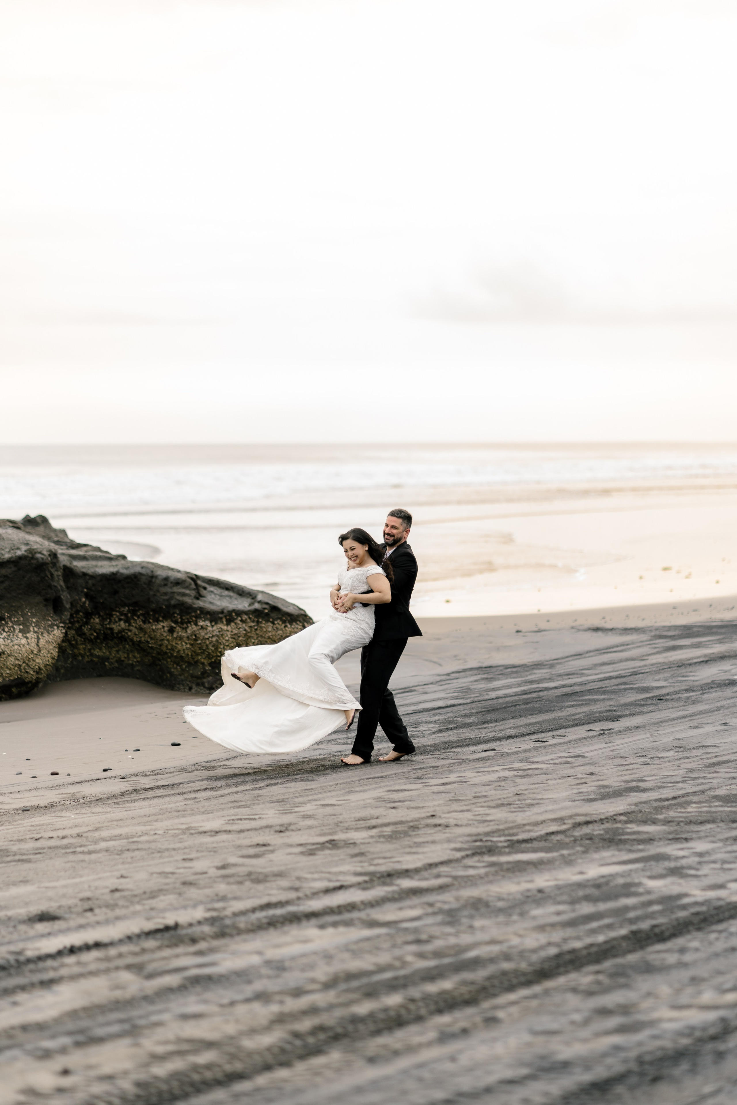 Honeymoon Photoshoot in Bali. Female Photographer in Bali