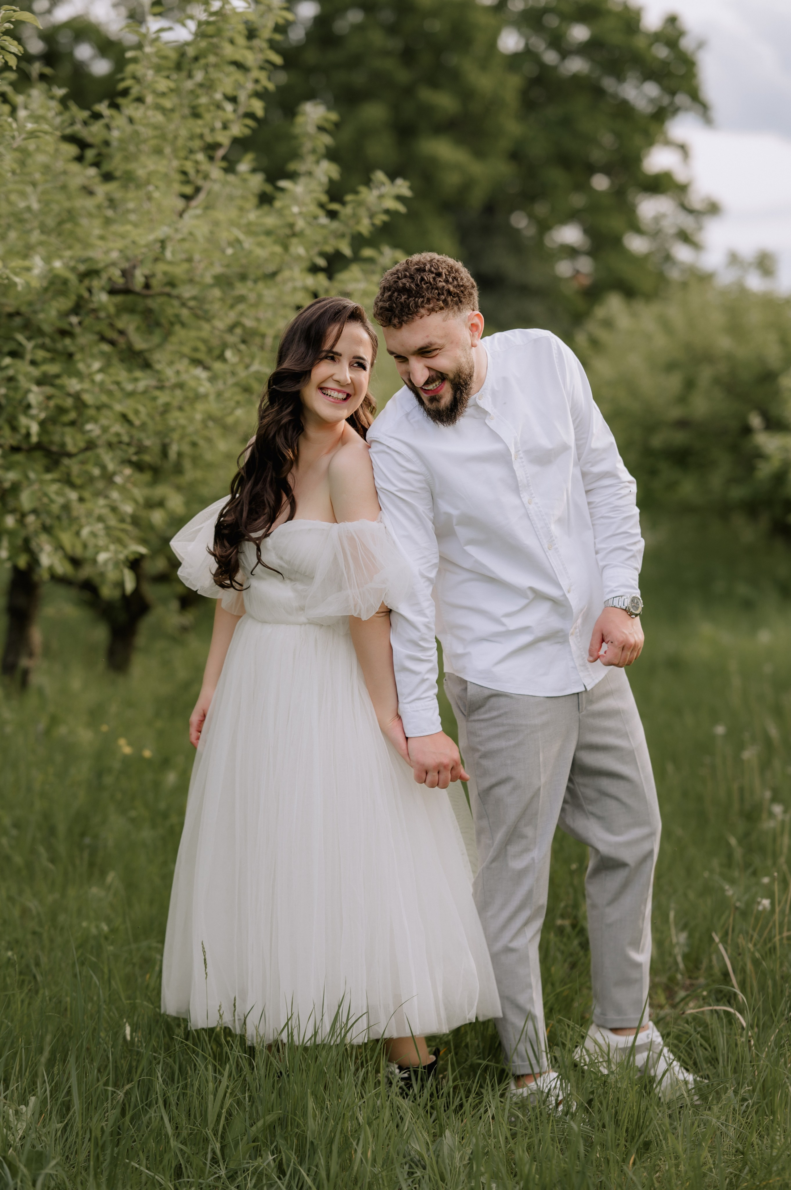 Magda + Andrei | Lovers in the garden. Proud Vision Weddings | Wedding Photography & Film — Servicii profesionale Foto Video Nunta Iasi