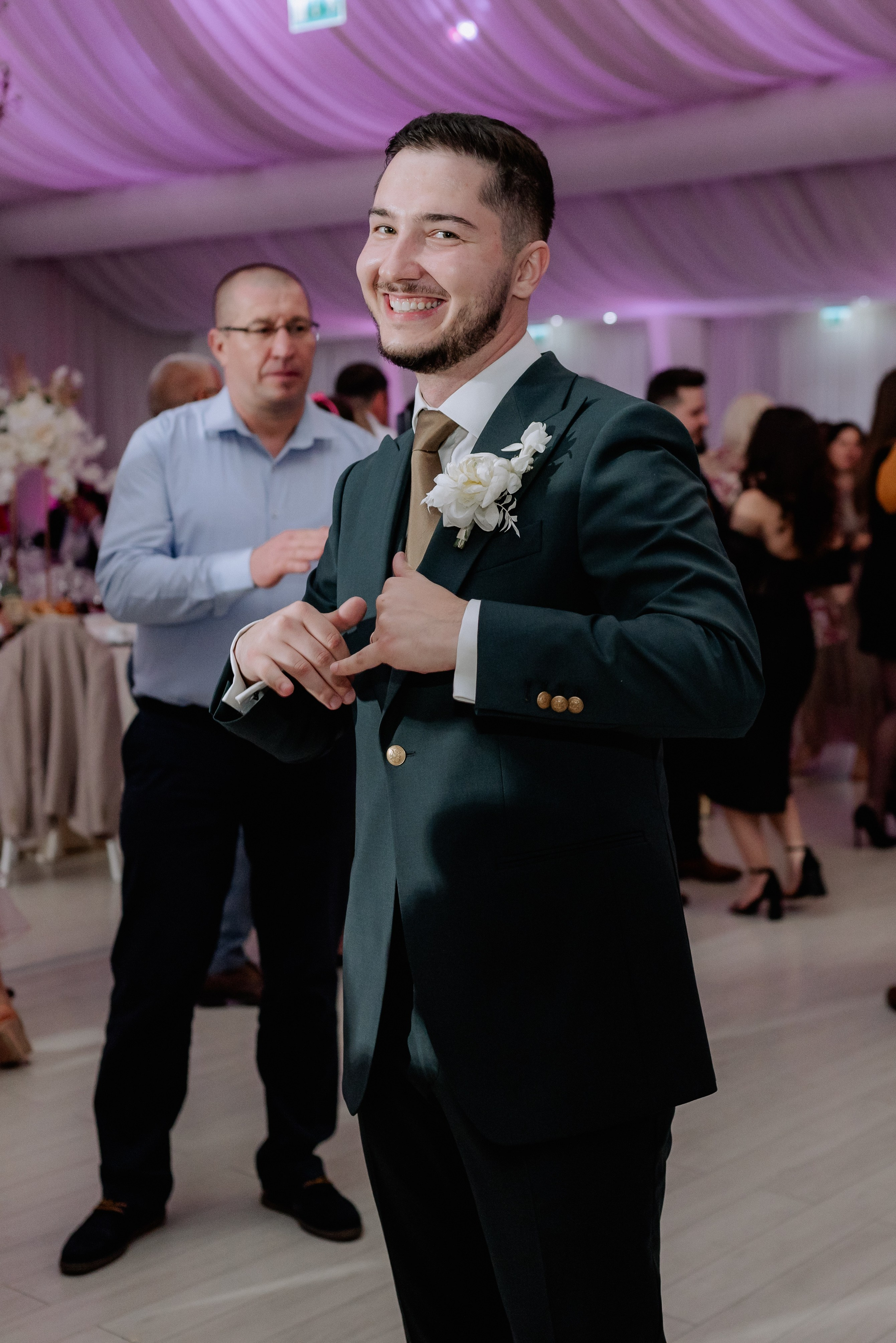 Nunta la Hotel Capitol Iasi. Proud Vision Weddings | Wedding Photography & Film — Servicii profesionale Foto Video Nunta Iasi