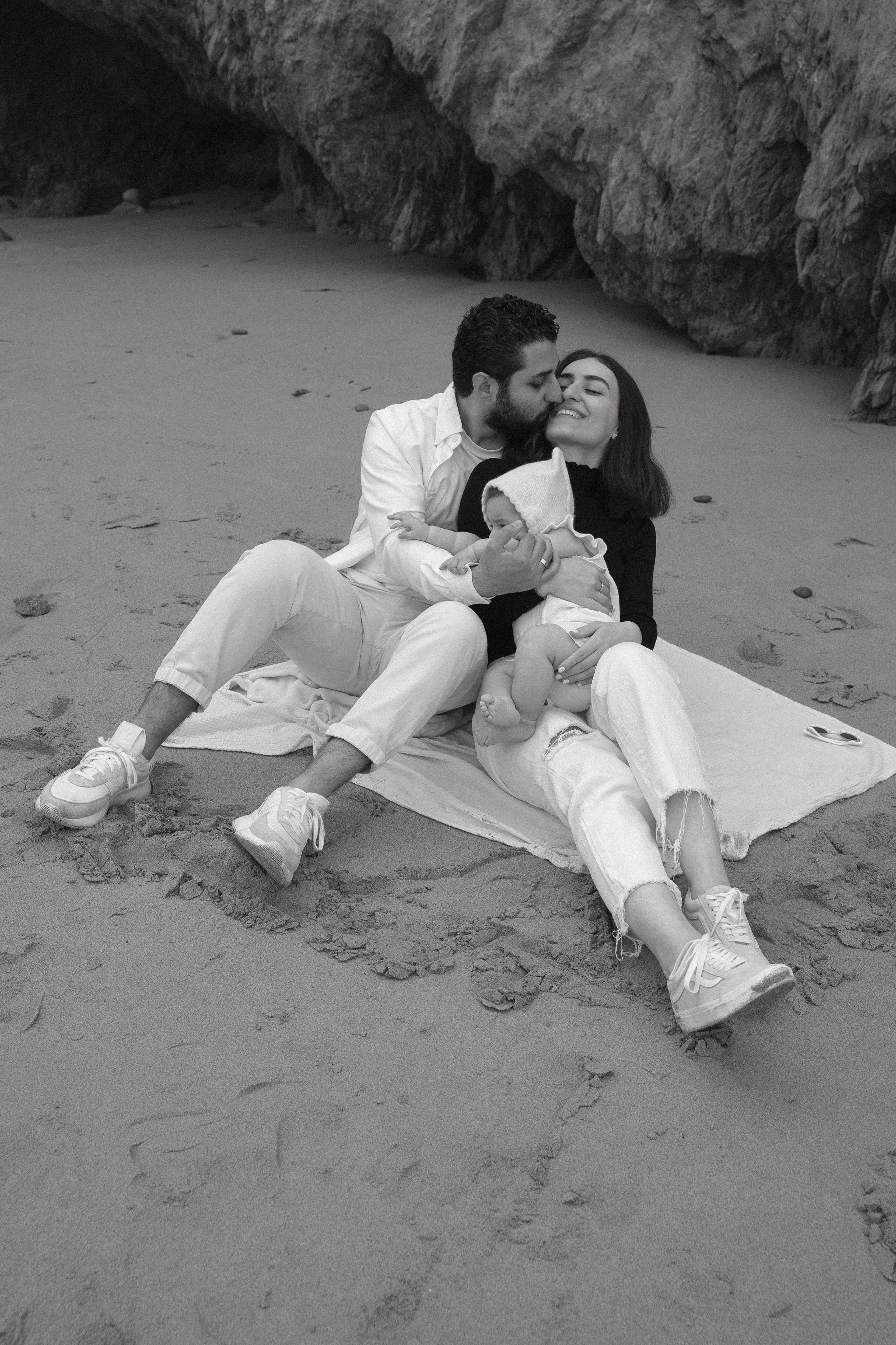 Family photoshoot. Family photoshoot outside. Beach photoshoot. Family holiday photoshoot. Sunset photoshoot